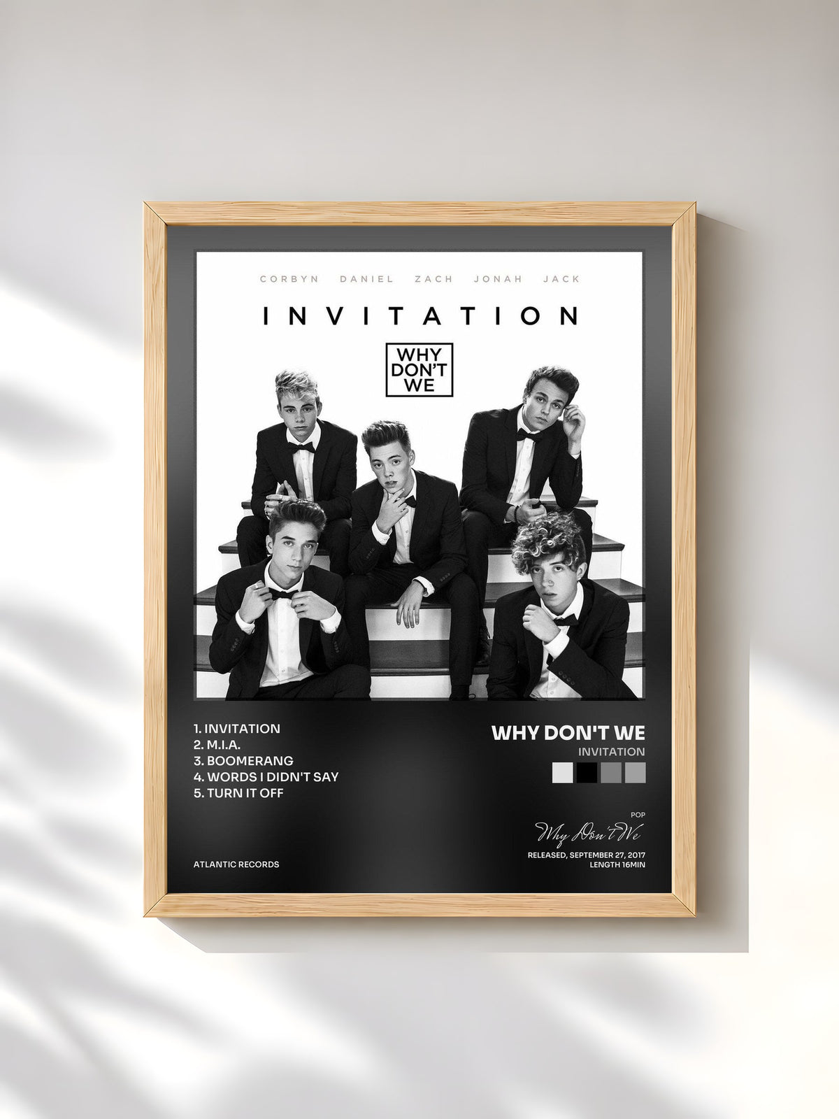 #bois Tableau de l'album Invitation de Why Don't We, cadre en bois brut, imprimé et encadré en France