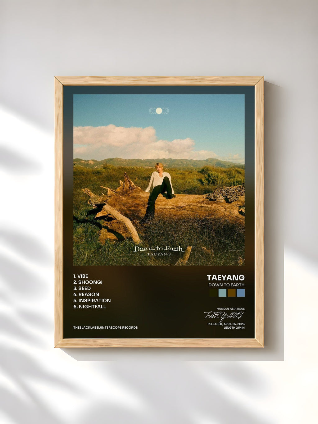 #bois Tableau de l'album Down to Earth de TAEYANG, cadre en bois brut, imprimé et encadré en France