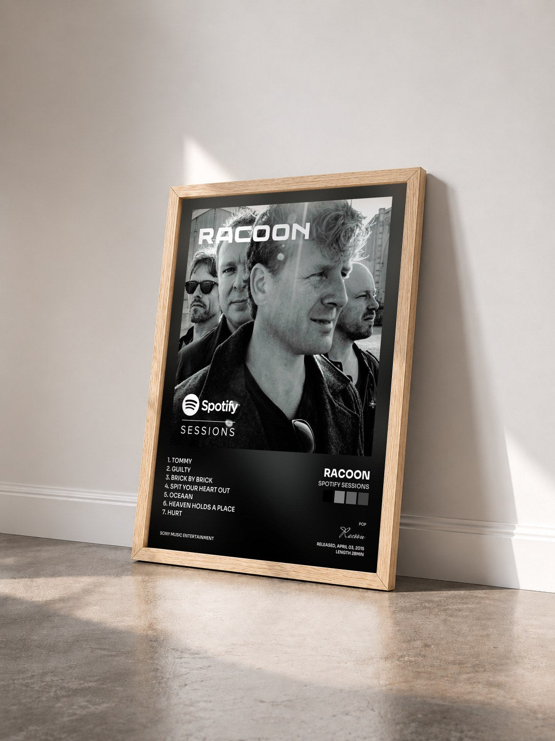 #bois Tableau de l'album Spotify Sessions de Racoon vu de trois quarts, cadre en bois brut