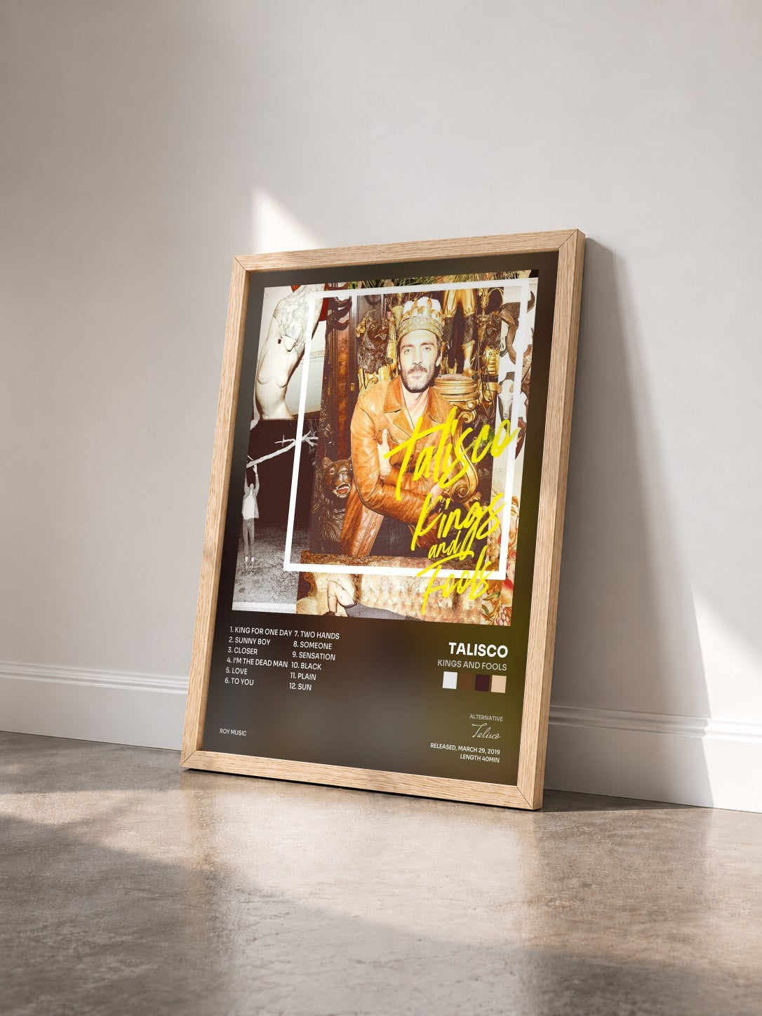 #bois Tableau de l'album Kings and Fools de Talisco vu de trois quarts, cadre en bois brut