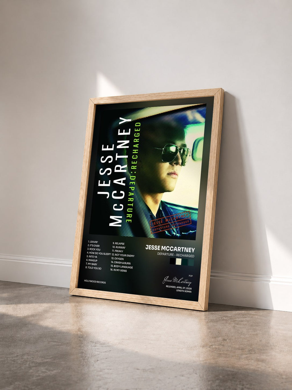 #bois Tableau de l'album Departure - Recharged de Jesse McCartney vu de trois quarts, cadre en bois brut