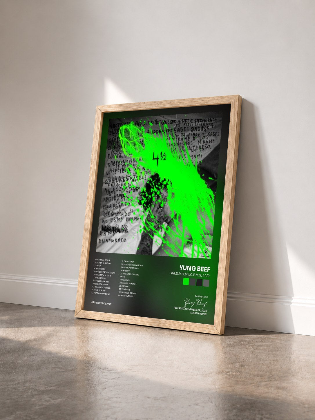#bois Tableau de l'album #A.D.R.O.M.I.C.F.M.S. 4 1/2 de Yung Beef vu de trois quarts, cadre en bois brut