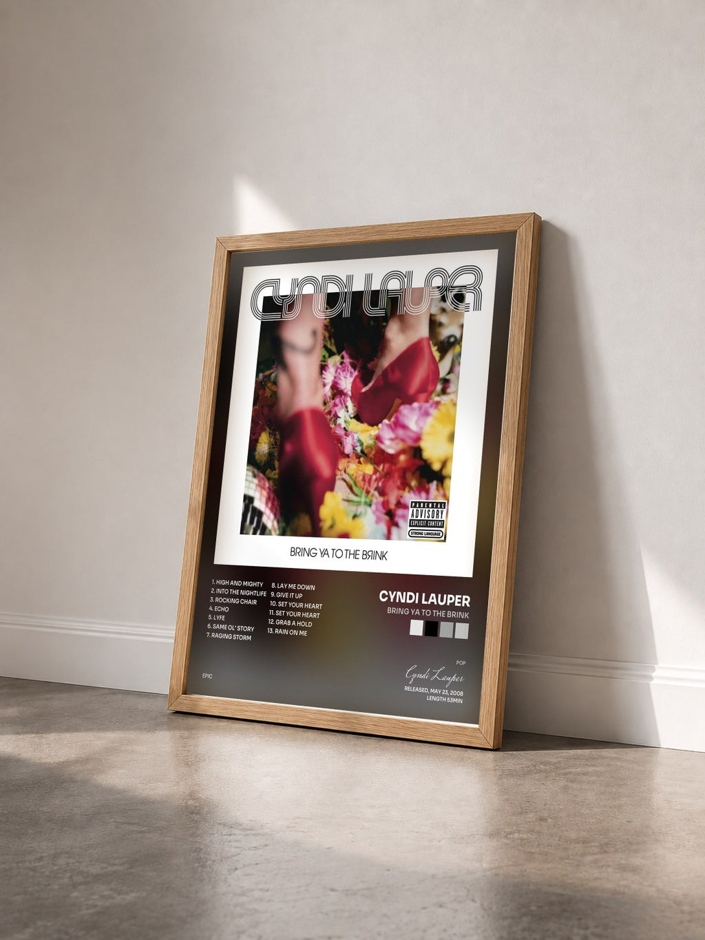 #bois Tableau de l'album Bring Ya To The Brink de Cyndi Lauper vu de trois quarts, cadre en bois brut