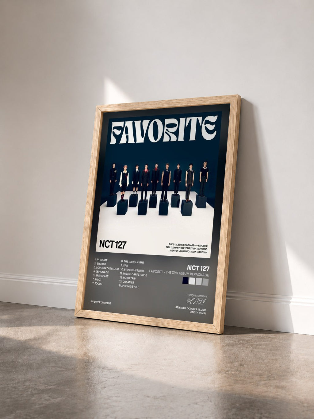 #bois Tableau de l'album Favorite - The 3rd Album Repackage de NCT 127 vu de trois quarts, cadre en bois brut