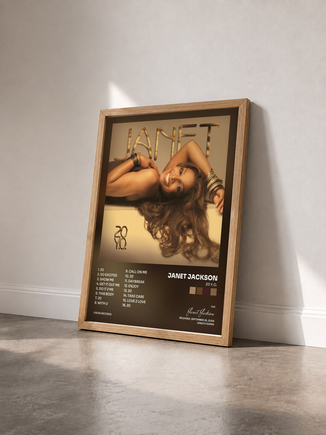 #bois Tableau de l'album 20 Y.O. de Janet Jackson vu de trois quarts, cadre en bois brut