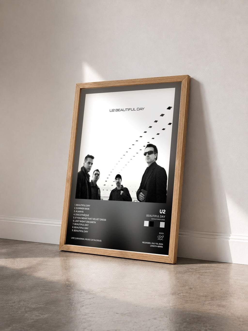 #bois Tableau de l'album Beautiful Day (Remastered 2024) de U2 vu de trois quarts, cadre en bois brut