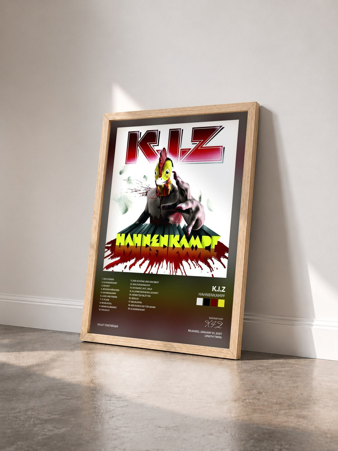 #bois Tableau de l'album Hahnenkampf de K.I.Z vu de trois quarts, cadre en bois brut