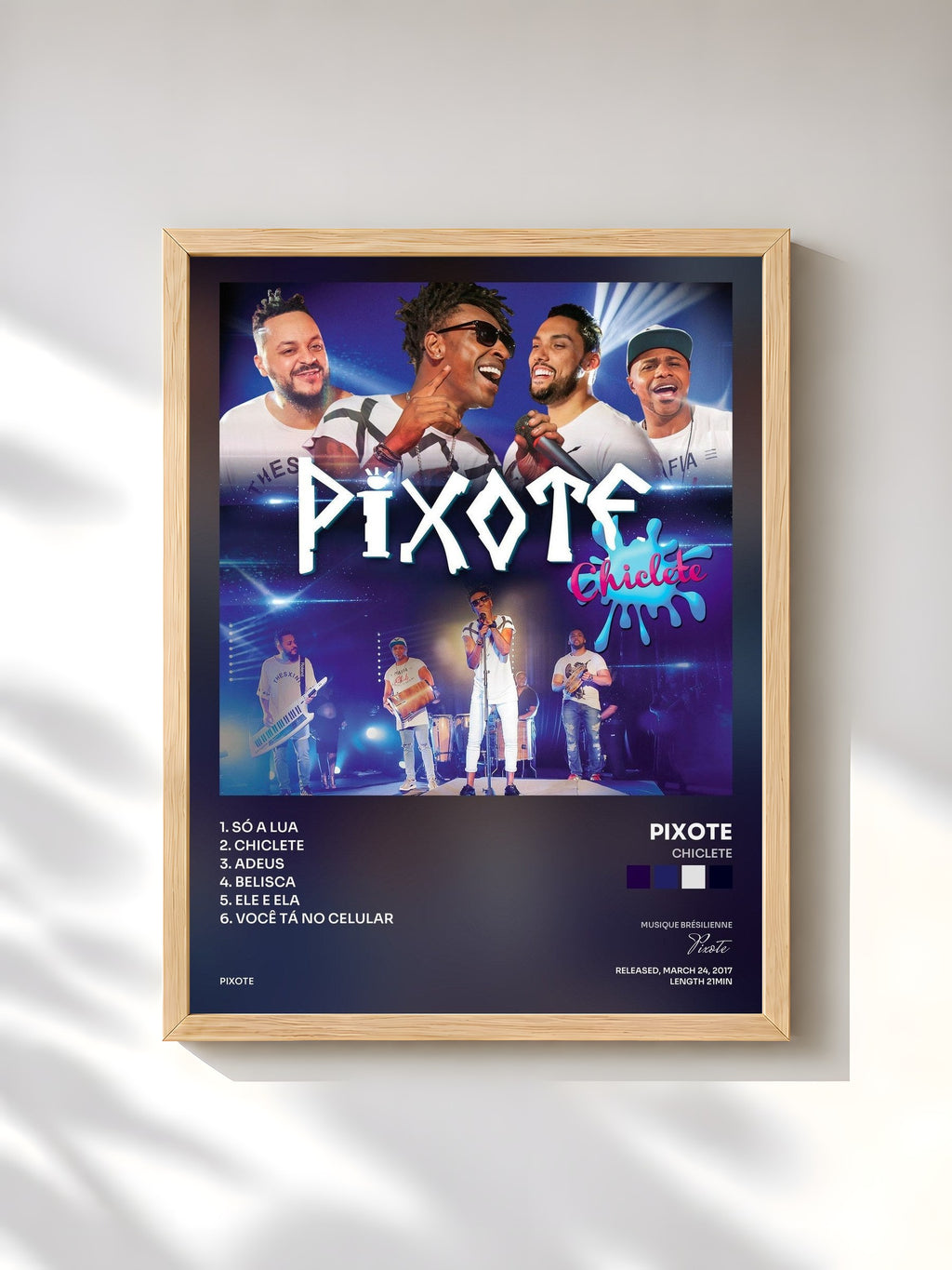 #bois Tableau de l'album Chiclete de Pixote, cadre en bois brut, imprimé et encadré en France