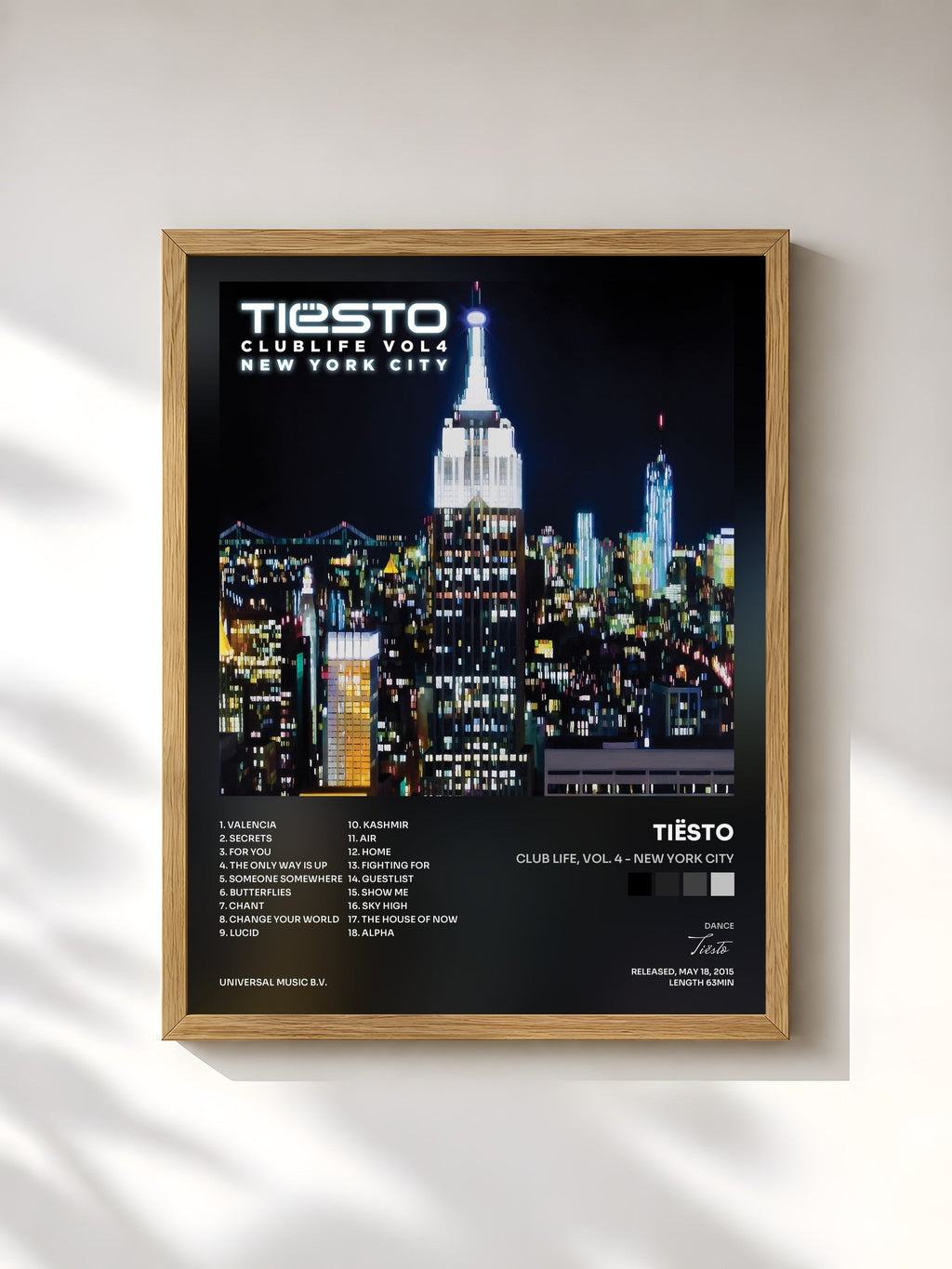 #bois Tableau de l'album Club Life, Vol. 4 - New York City de Tiësto, cadre en bois brut, imprimé et encadré en France