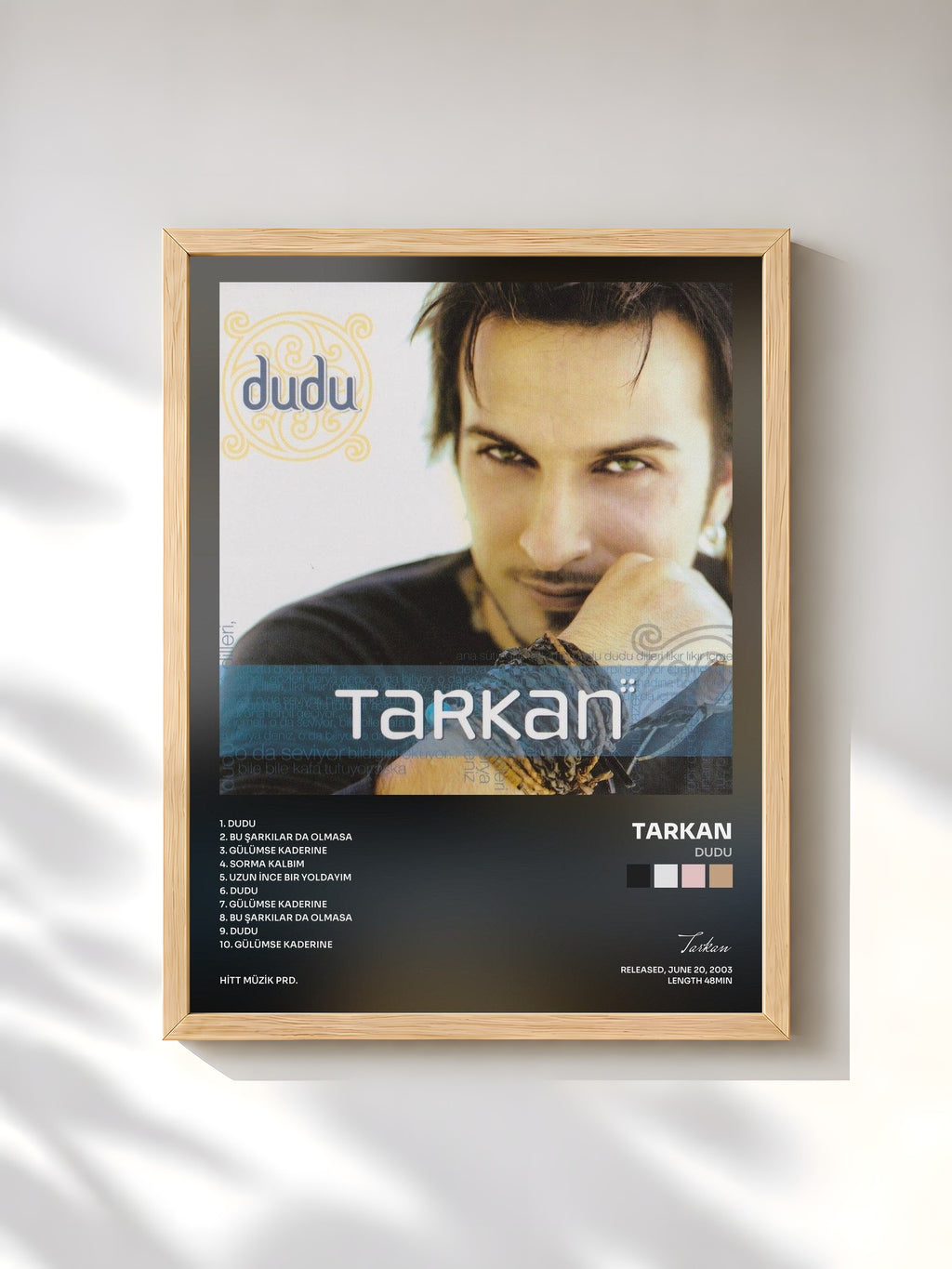 #bois Tableau de l'album Dudu de Tarkan, cadre en bois brut, imprimé et encadré en France