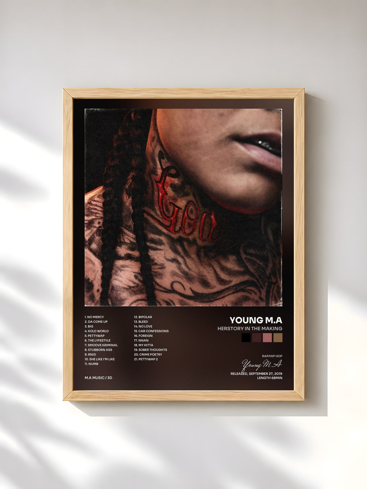 #bois Tableau de l'album Herstory in the Making de Young M.A, cadre en bois brut, imprimé et encadré en France