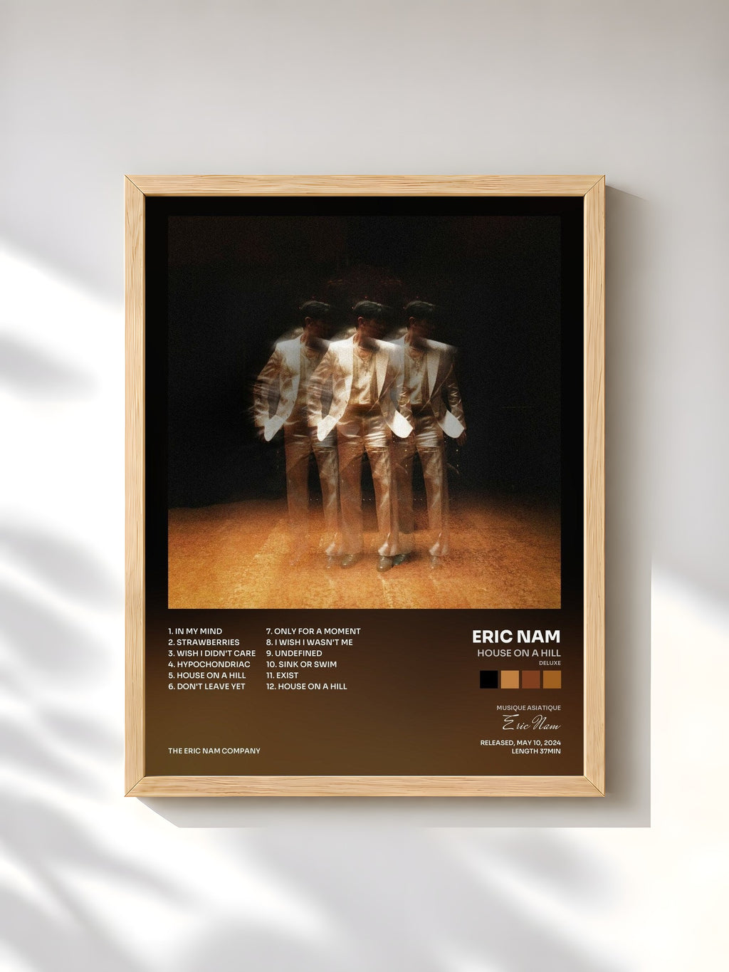 #bois Tableau de l'album House on a Hill (Deluxe) de Eric Nam, cadre en bois brut, imprimé et encadré en France