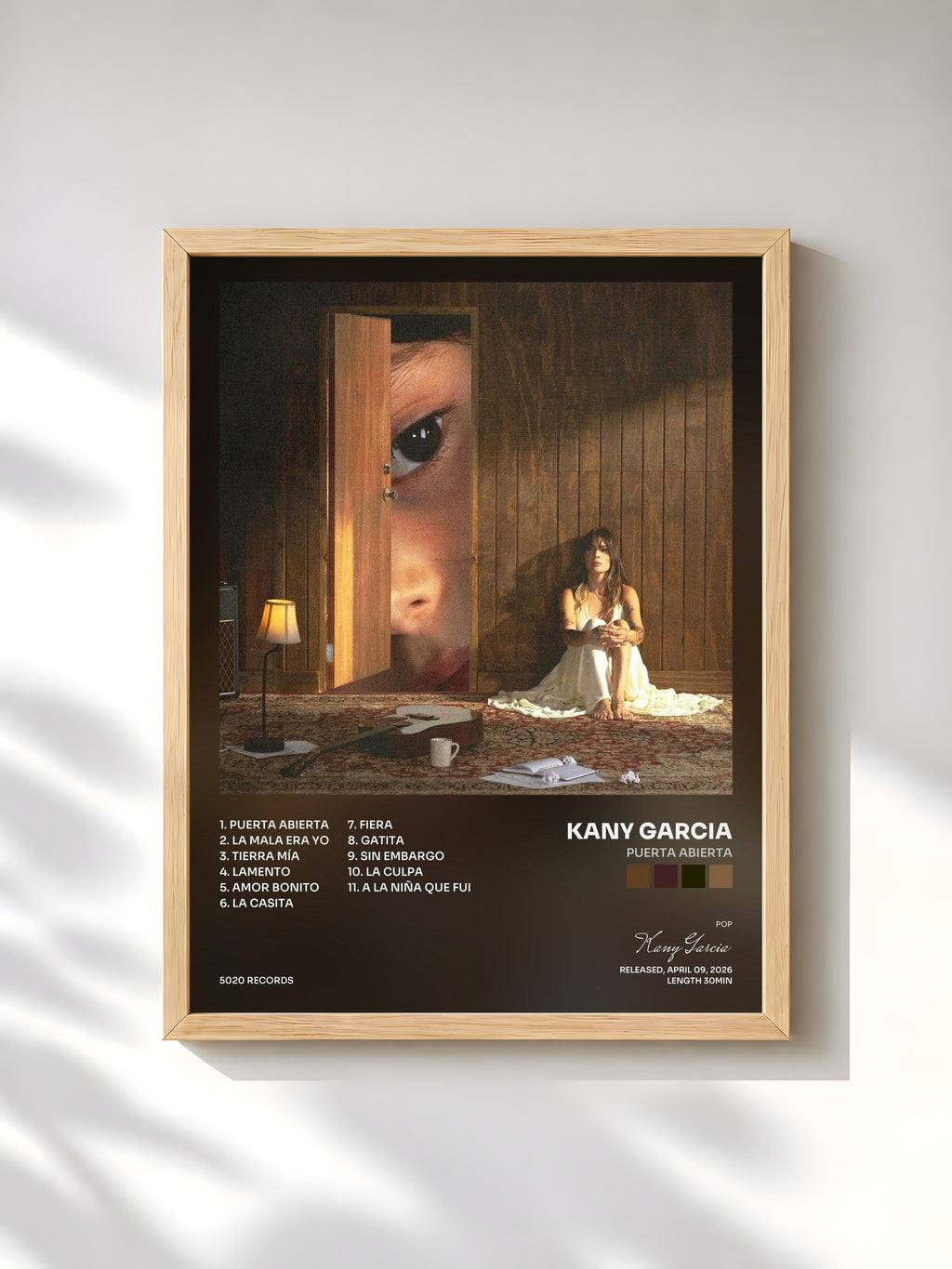 #bois Tableau de l'album PUERTA ABIERTA de Kany Garcia, cadre en bois brut, imprimé et encadré en France