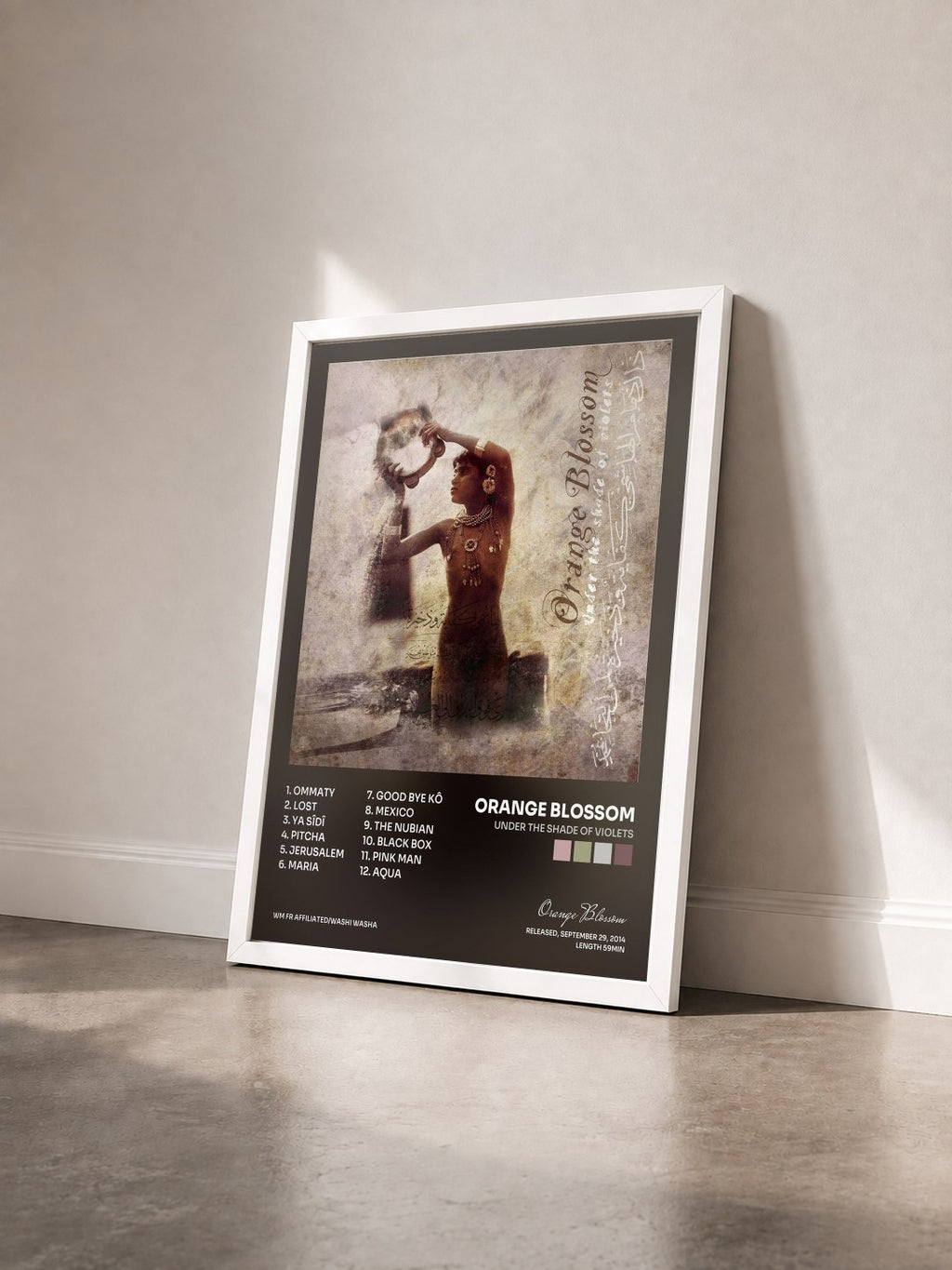 #blanc Tableau de l'album Under the Shade of Violets de Orange Blossom vu de trois quarts, cadre blanc
