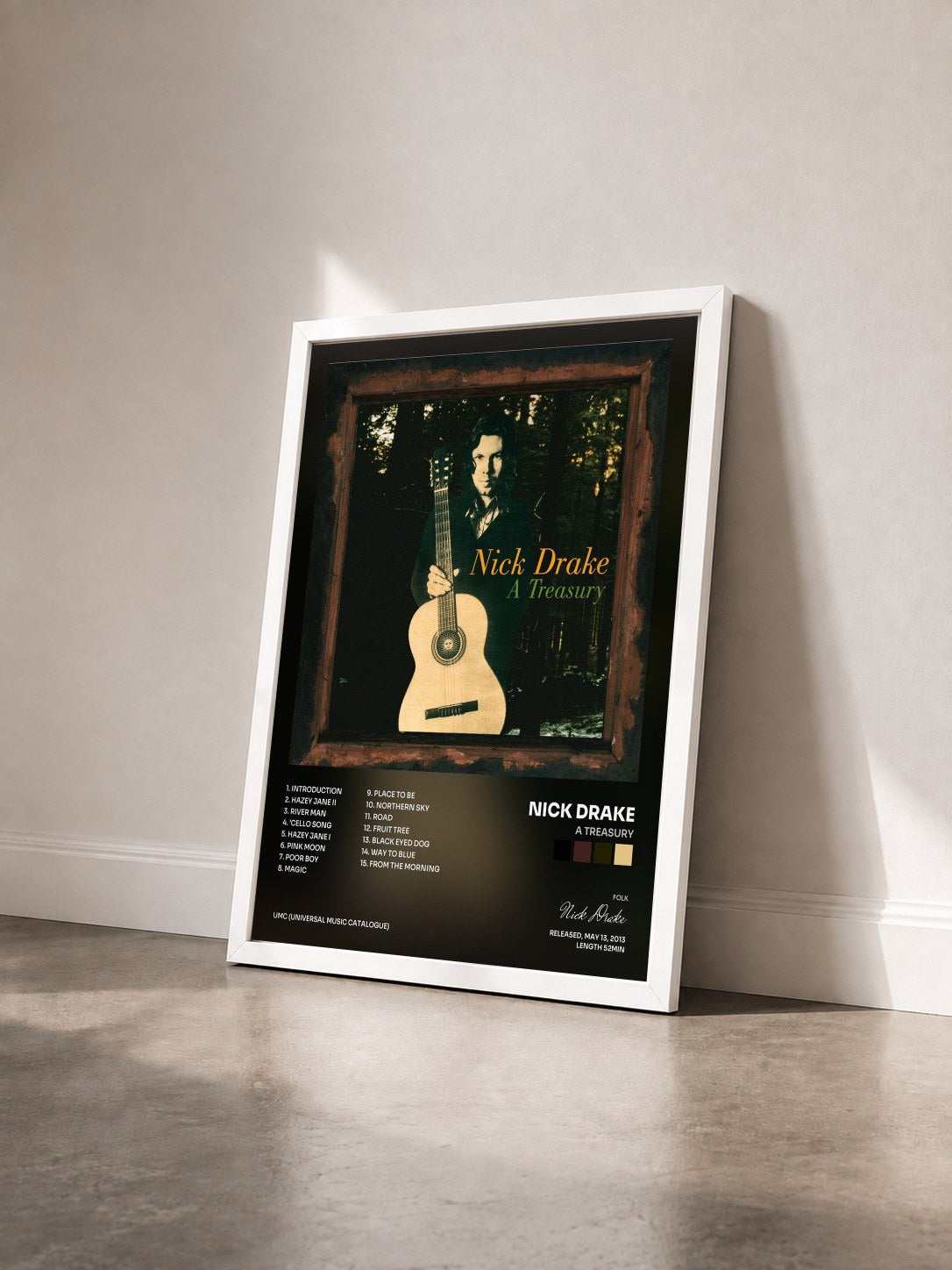 #blanc Tableau de l'album A Treasury de Nick Drake vu de trois quarts, cadre blanc