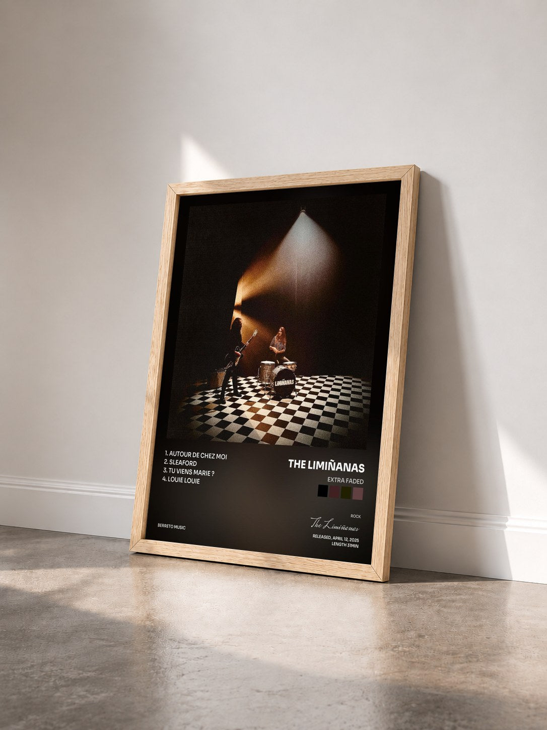 #bois Tableau de l'album Extra Faded de The Limiñanas vu de trois quarts, cadre en bois brut