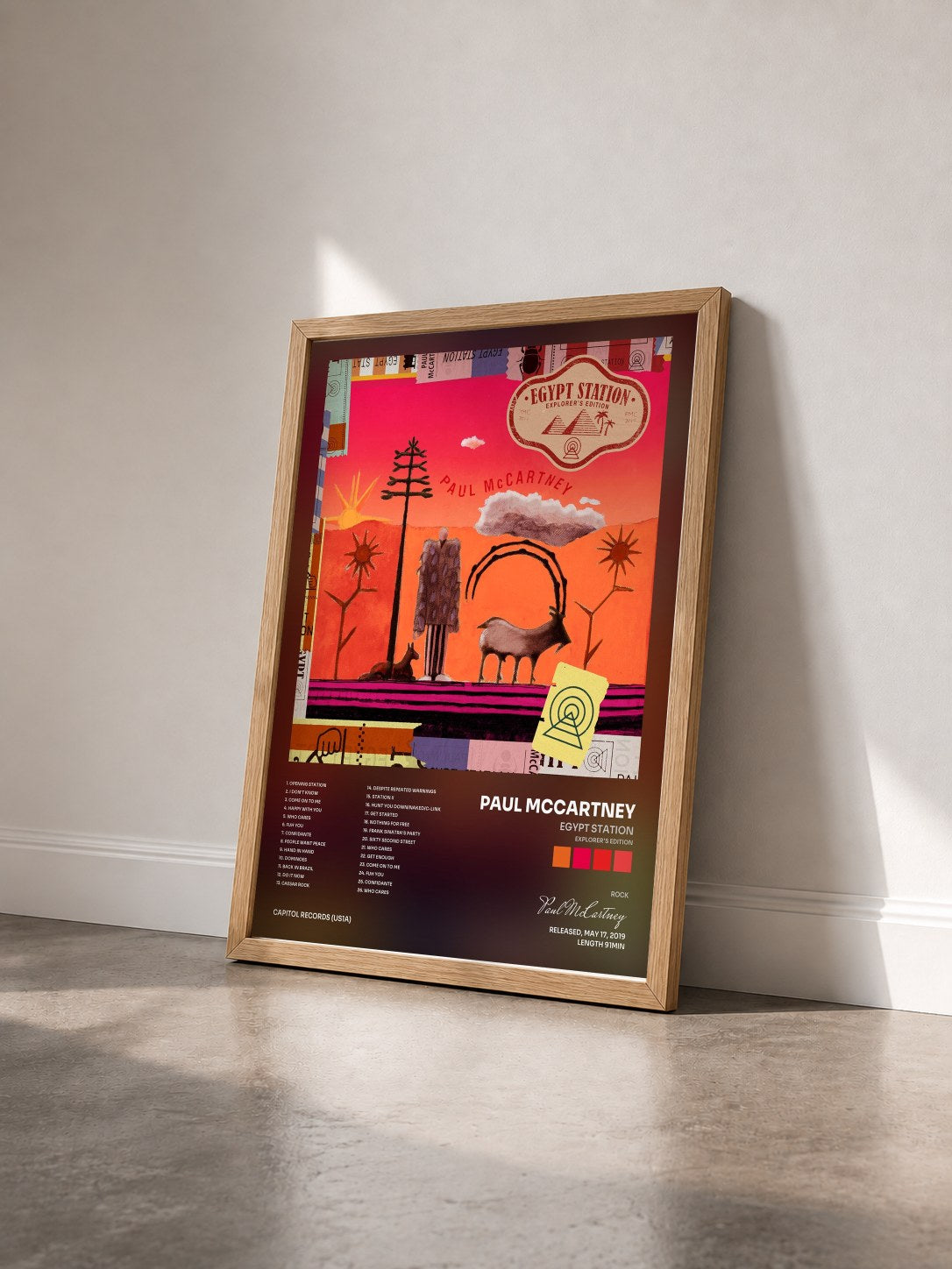 #bois Tableau de l'album Egypt Station (Explorer's Edition) de Paul McCartney vu de trois quarts, cadre en bois brut