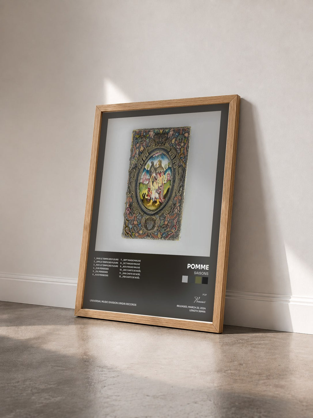 #bois Tableau de l'album Saisons de Pomme vu de trois quarts, cadre en bois brut