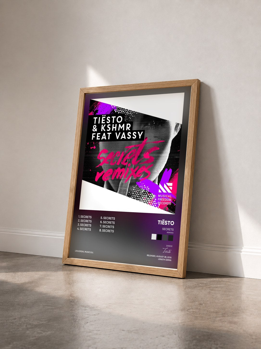 #bois Tableau de l'album Secrets (Remixes) de Tiësto vu de trois quarts, cadre en bois brut