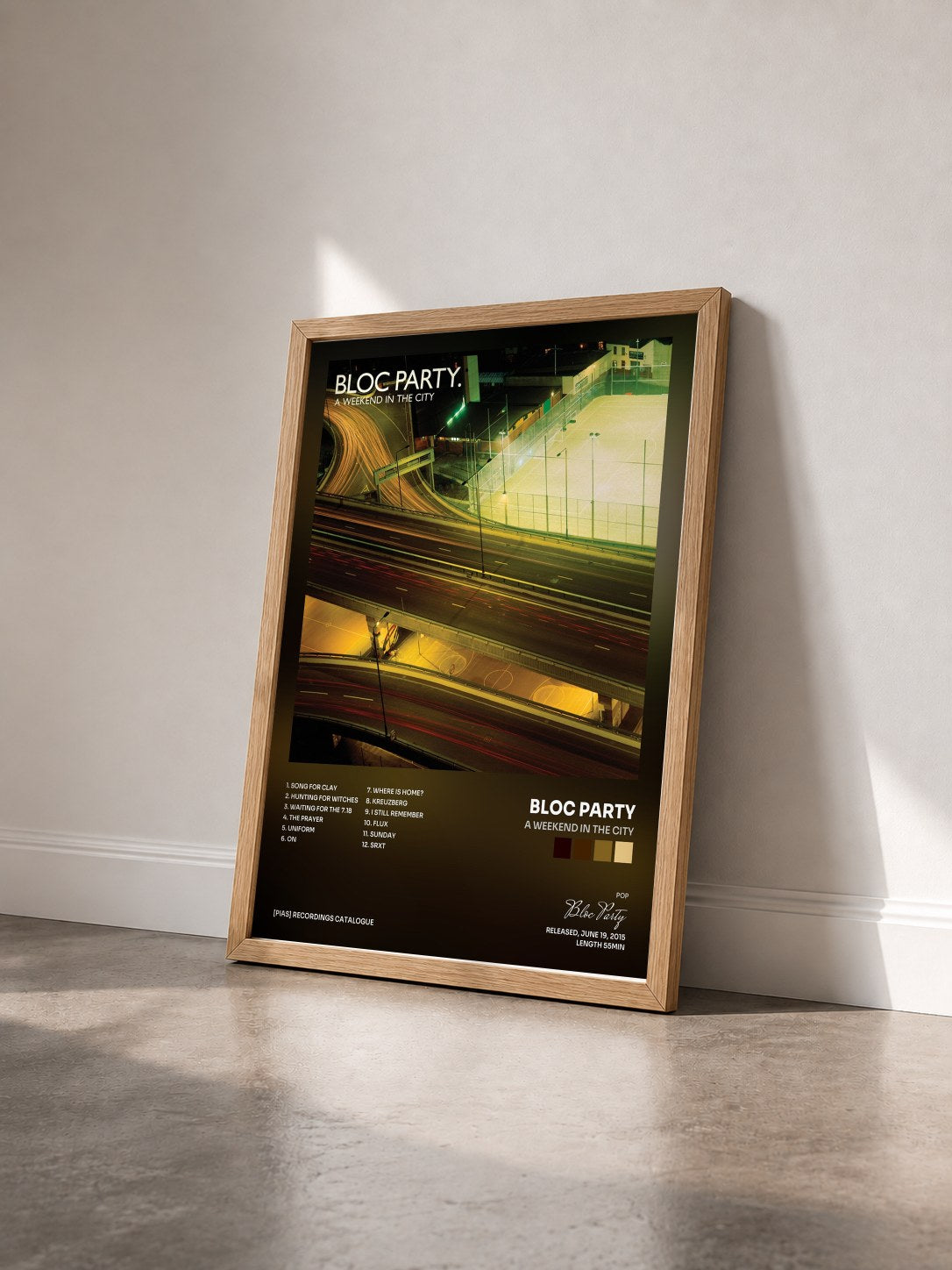 #bois Tableau de l'album A Weekend In the City de Bloc Party vu de trois quarts, cadre en bois brut