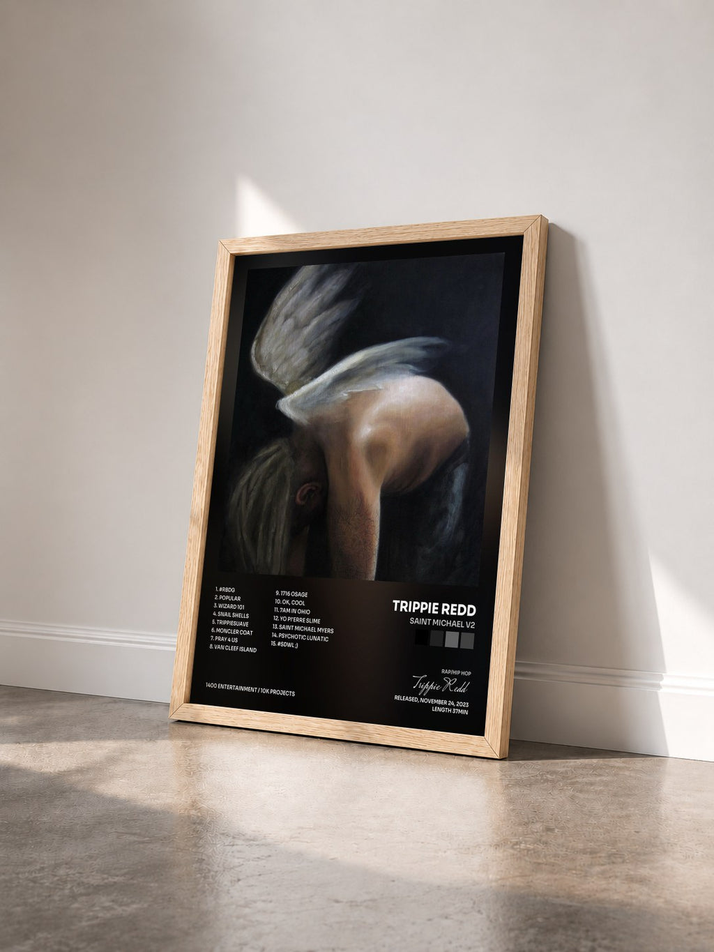 #bois Tableau de l'album Saint Michael V2 de Trippie Redd vu de trois quarts, cadre en bois brut