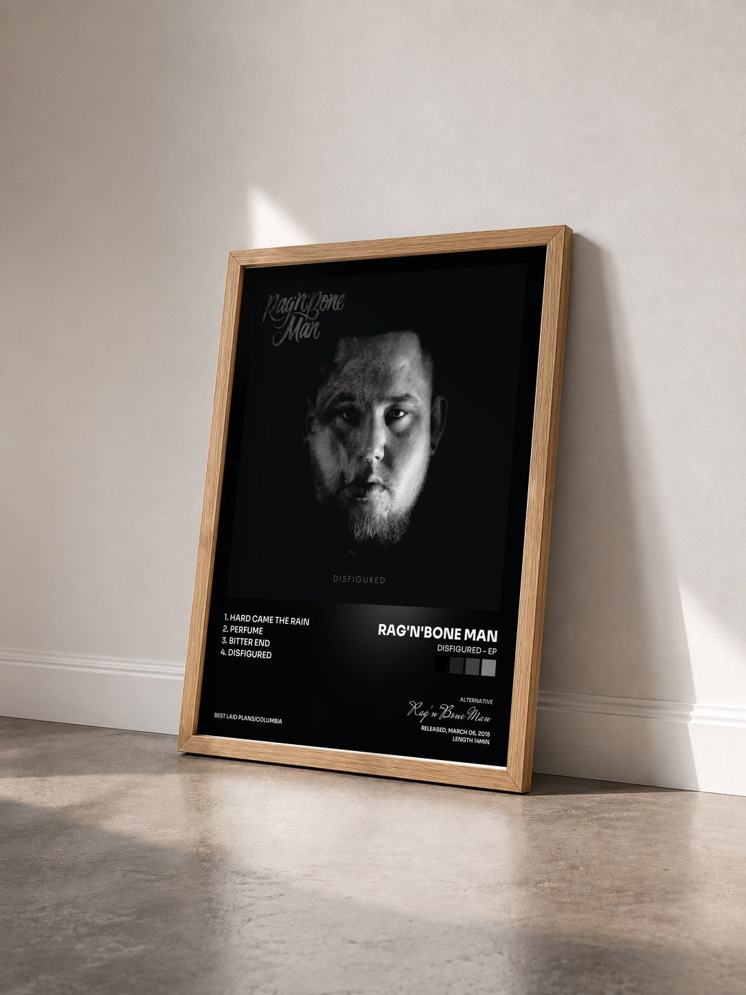 #bois Tableau de l'album Disfigured - EP de Rag'n'Bone Man vu de trois quarts, cadre en bois brut