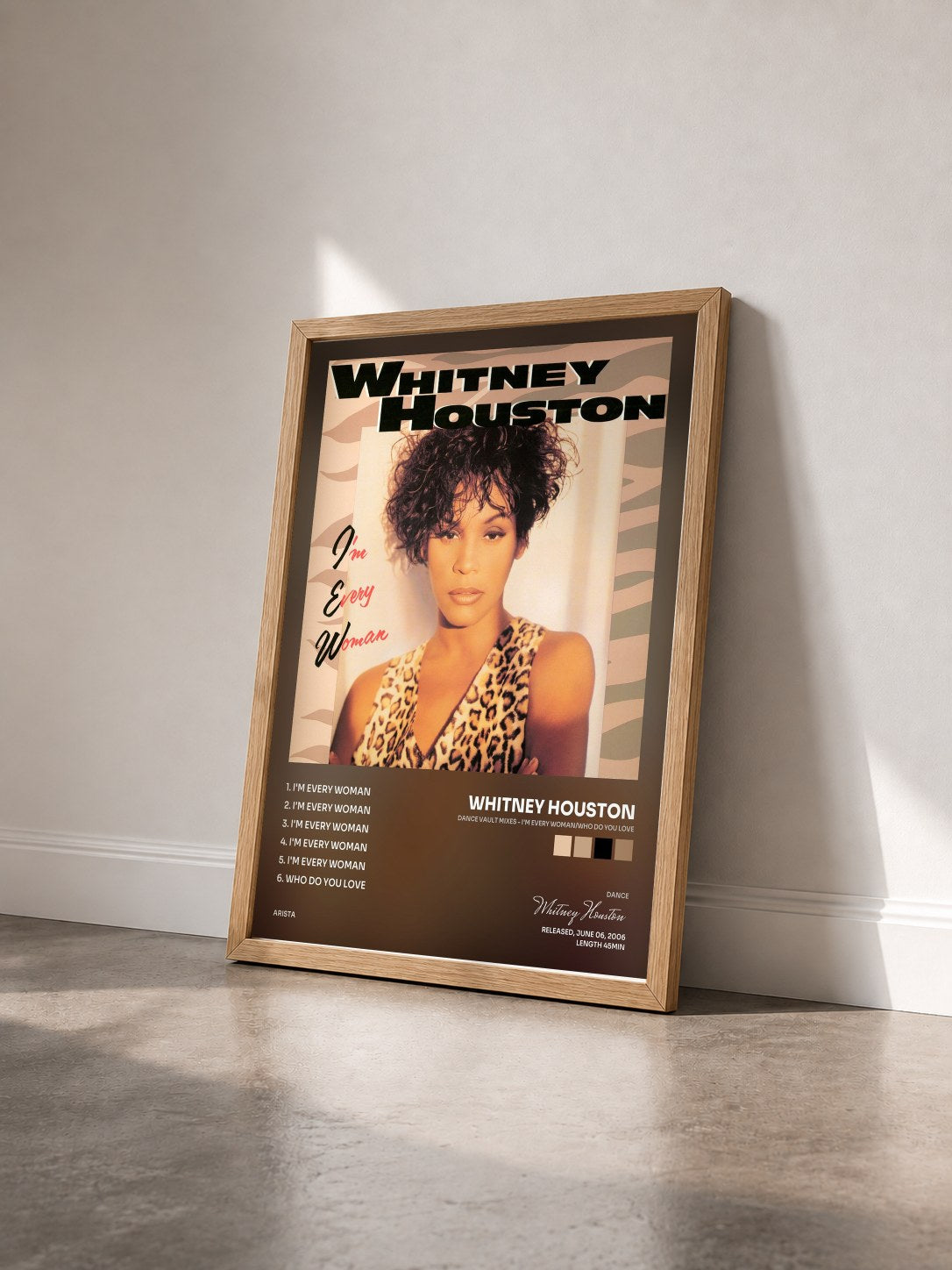 #bois Tableau de l'album Dance Vault Mixes - I'm Every Woman/Who Do You Love de Whitney Houston vu de trois quarts, cadre en bois brut