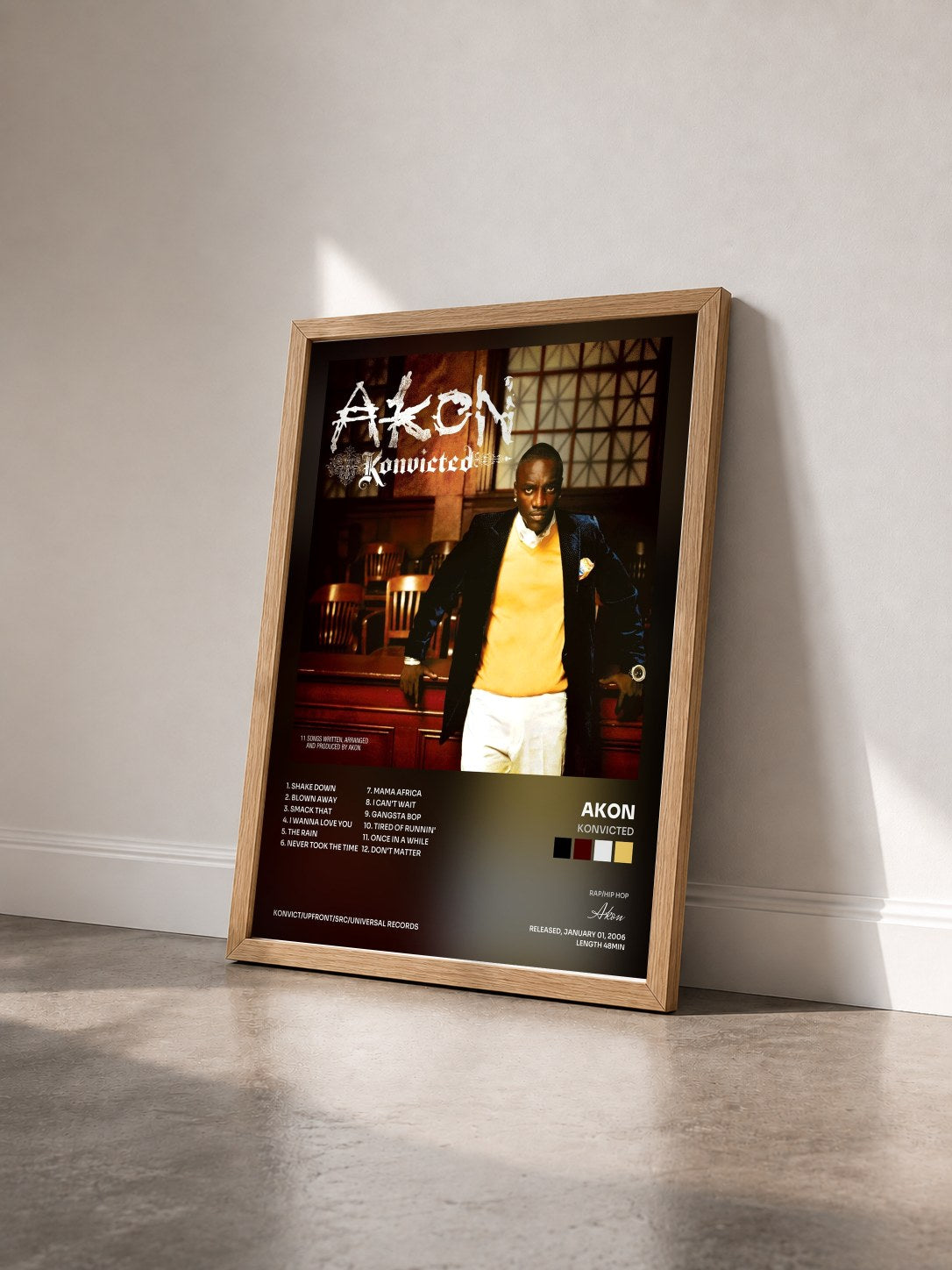 #bois Tableau de l'album Konvicted de Akon vu de trois quarts, cadre en bois brut