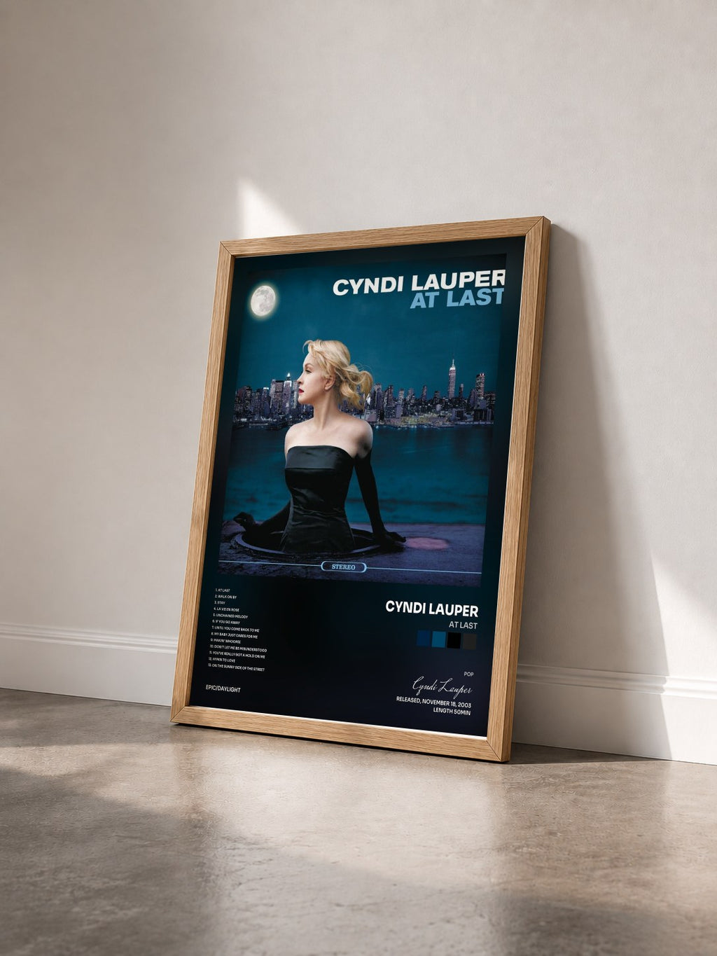 #bois Tableau de l'album At Last de Cyndi Lauper vu de trois quarts, cadre en bois brut