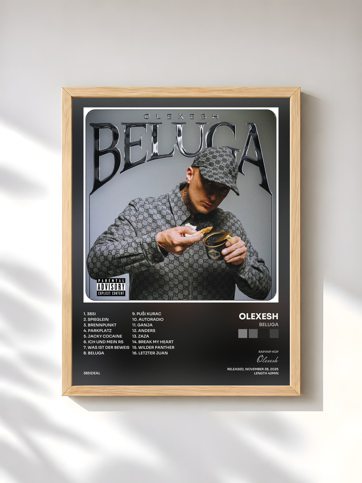 #bois Tableau de l'album Beluga de Olexesh, cadre en bois brut, imprimé et encadré en France