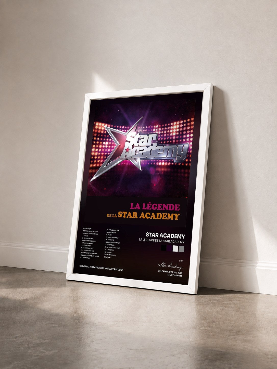 #blanc Tableau de l'album La Légende De La Star Academy de Star Academy vu de trois quarts, cadre blanc