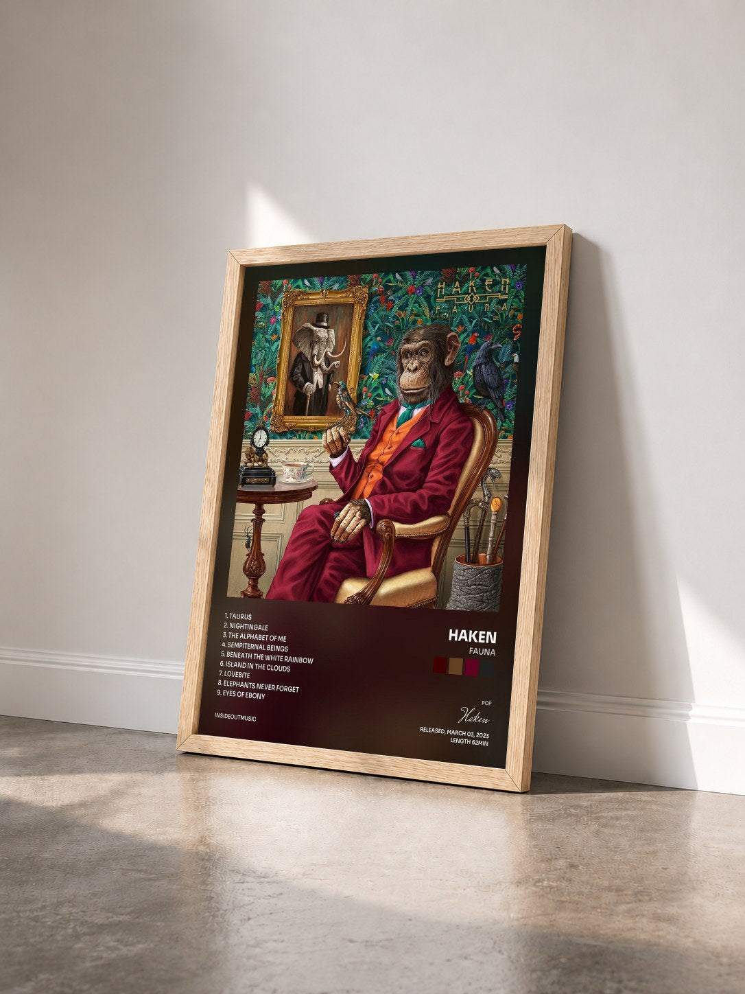 #bois Tableau de l'album Fauna de Haken vu de trois quarts, cadre en bois brut