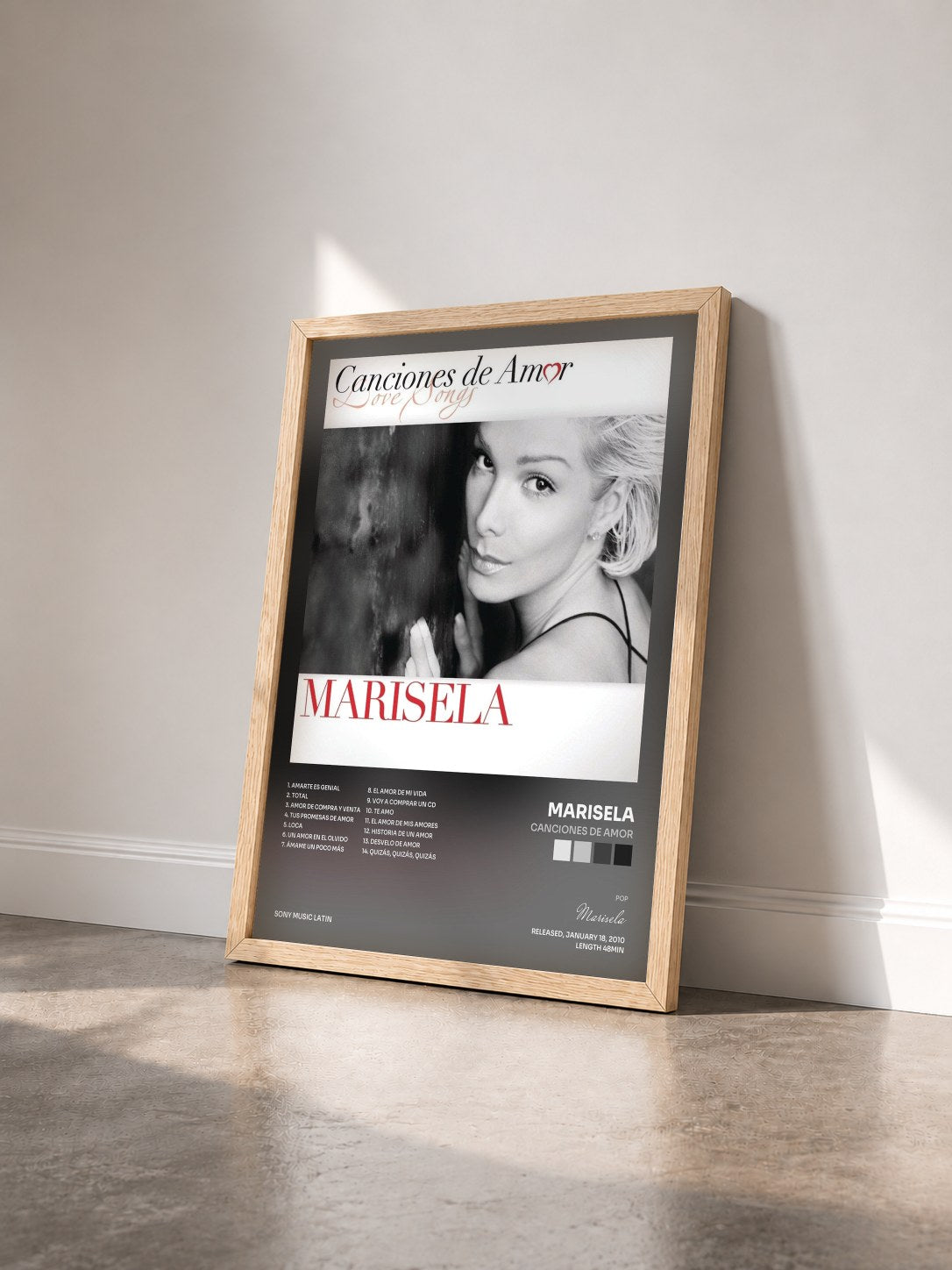 #bois Tableau de l'album Canciones De Amor de Marisela vu de trois quarts, cadre en bois brut
