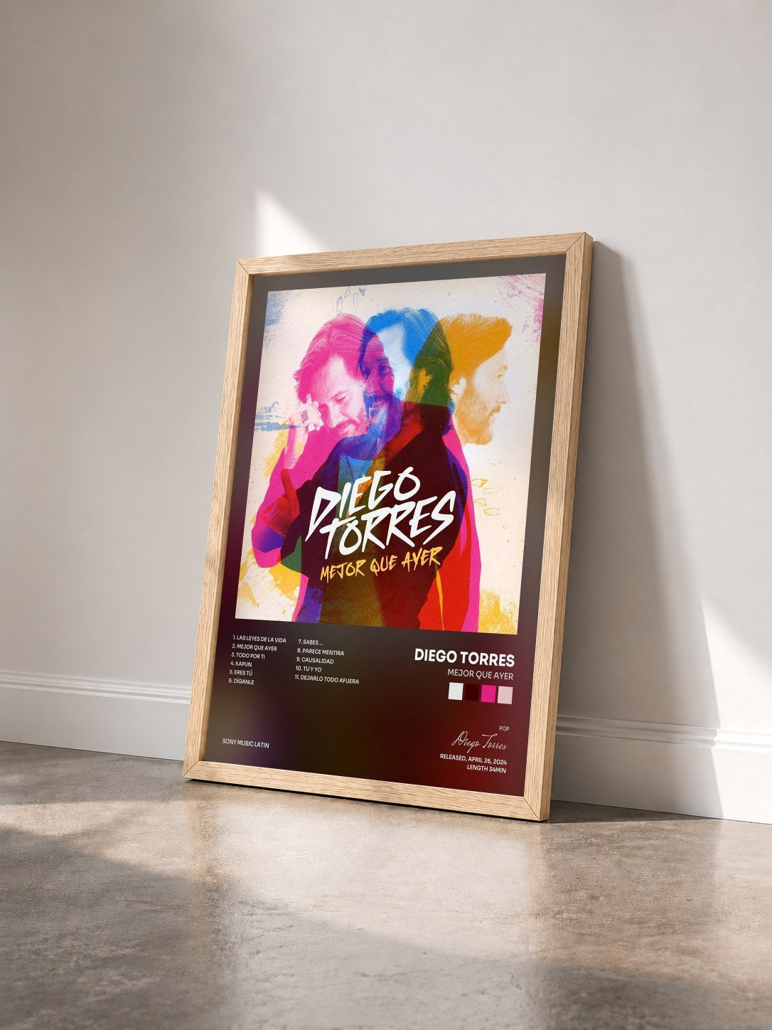 #bois Tableau de l'album Mejor Que Ayer de Diego Torres vu de trois quarts, cadre en bois brut