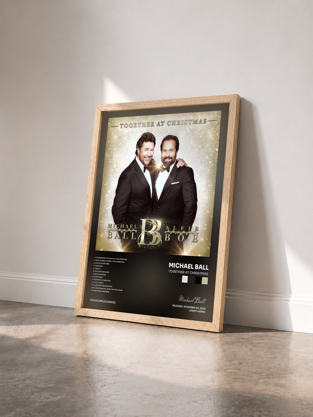 #bois Tableau de l'album Together At Christmas de Michael Ball vu de trois quarts, cadre en bois brut