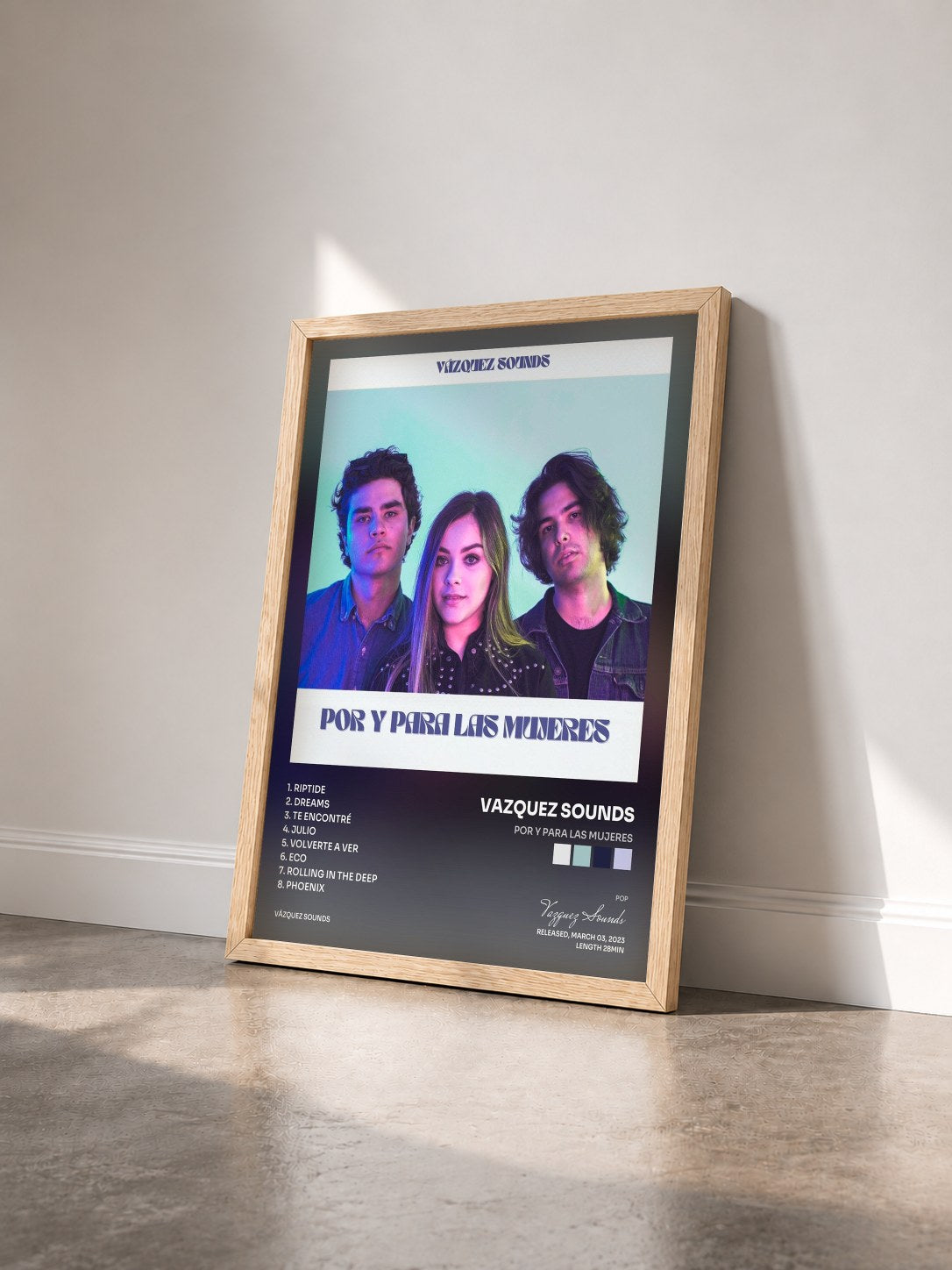#bois Tableau de l'album Por y Para Las Mujeres de Vazquez Sounds vu de trois quarts, cadre en bois brut