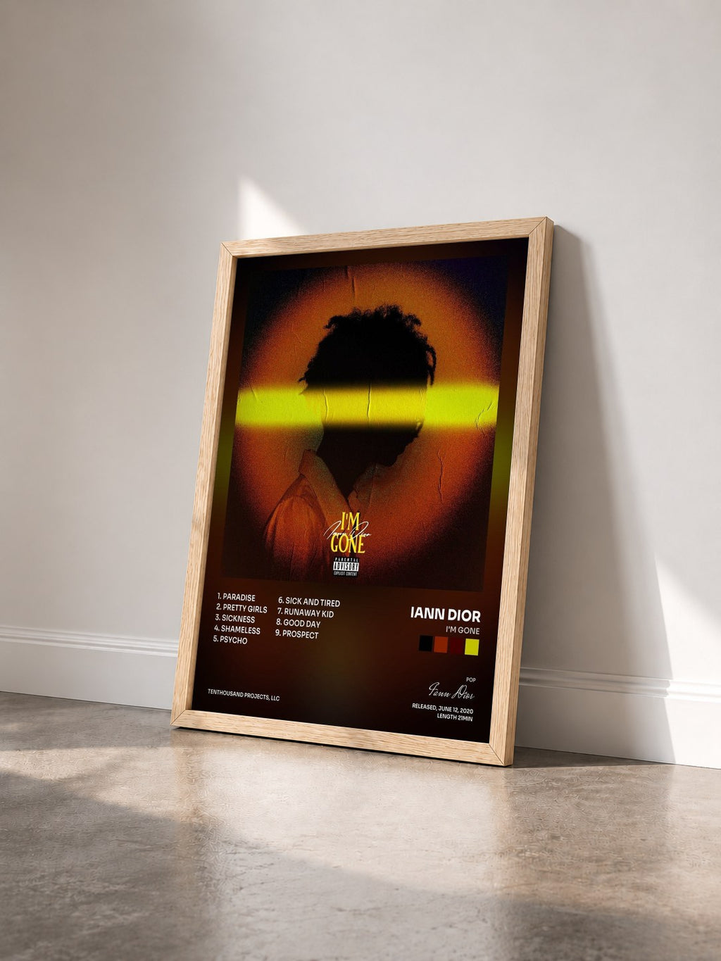 #bois Tableau de l'album I'm Gone de Iann Dior vu de trois quarts, cadre en bois brut