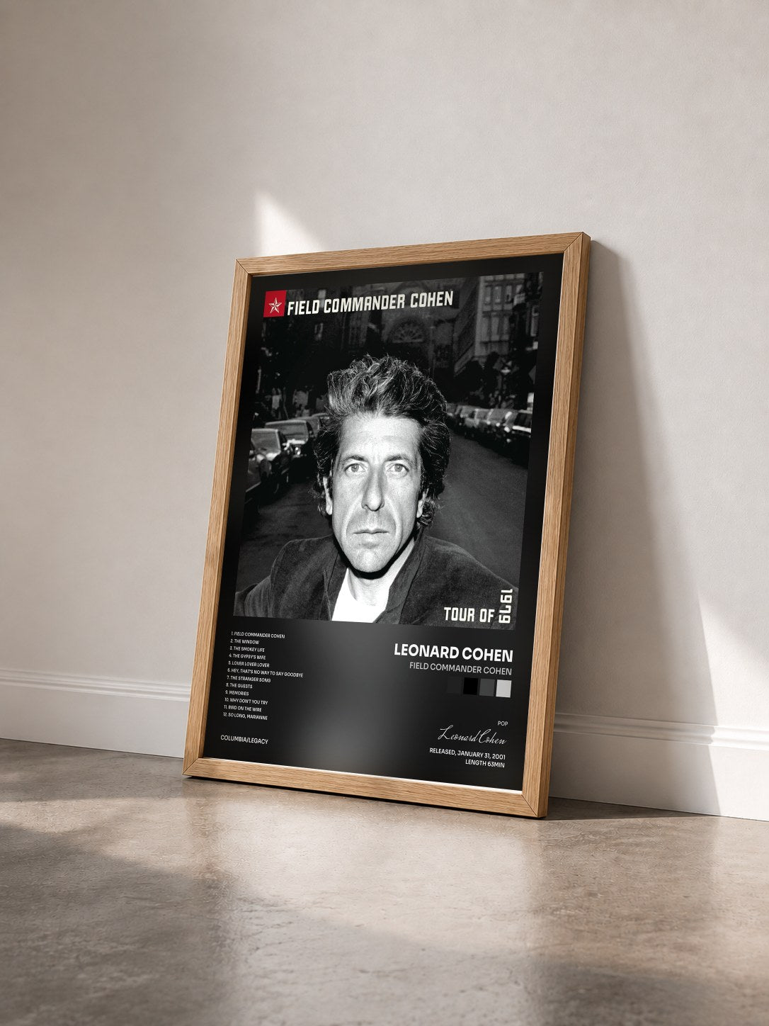 #bois Tableau de l'album Field Commander Cohen de Leonard Cohen vu de trois quarts, cadre en bois brut