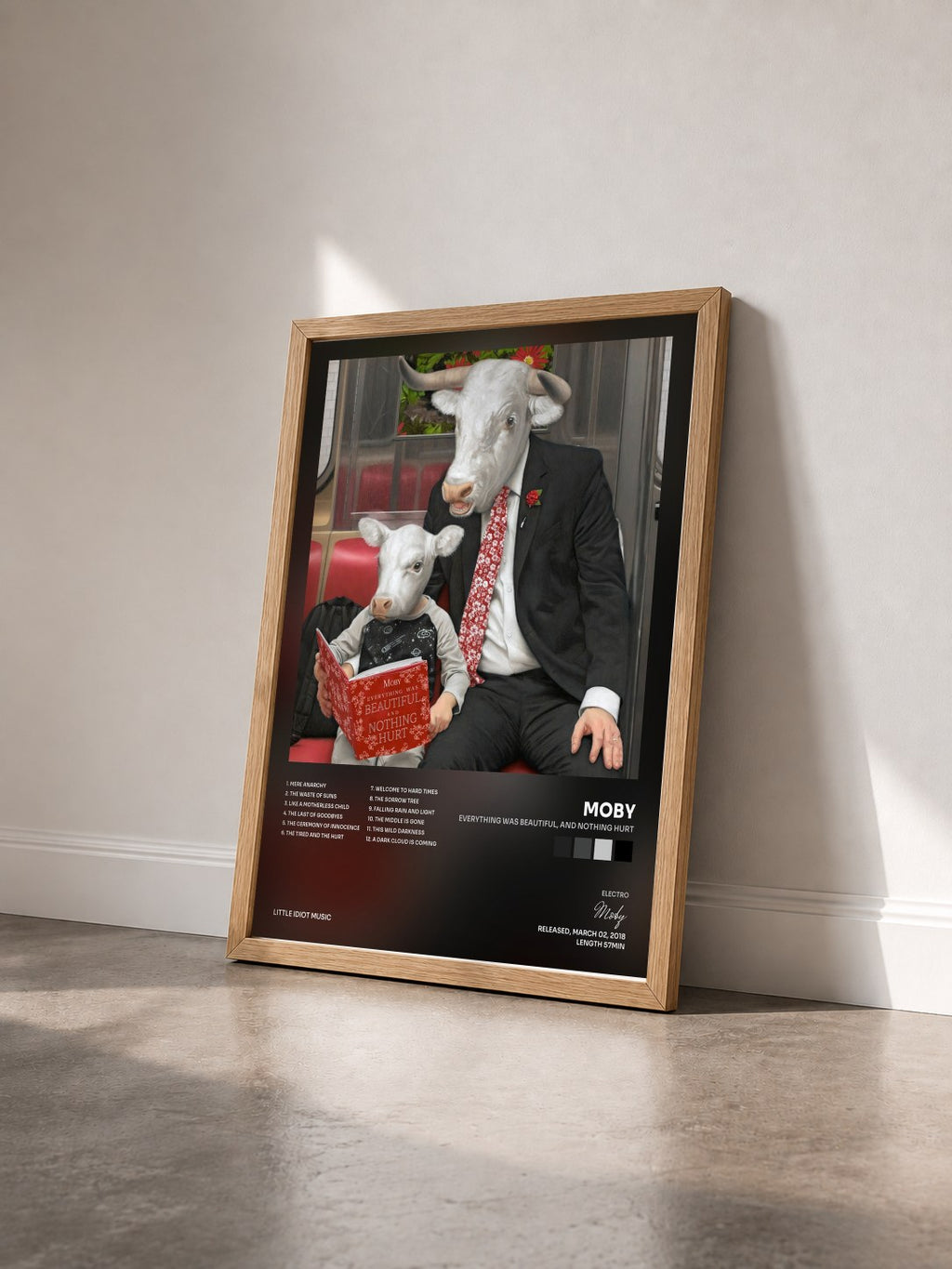 #bois Tableau de l'album Everything Was Beautiful, And Nothing Hurt de Moby vu de trois quarts, cadre en bois brut