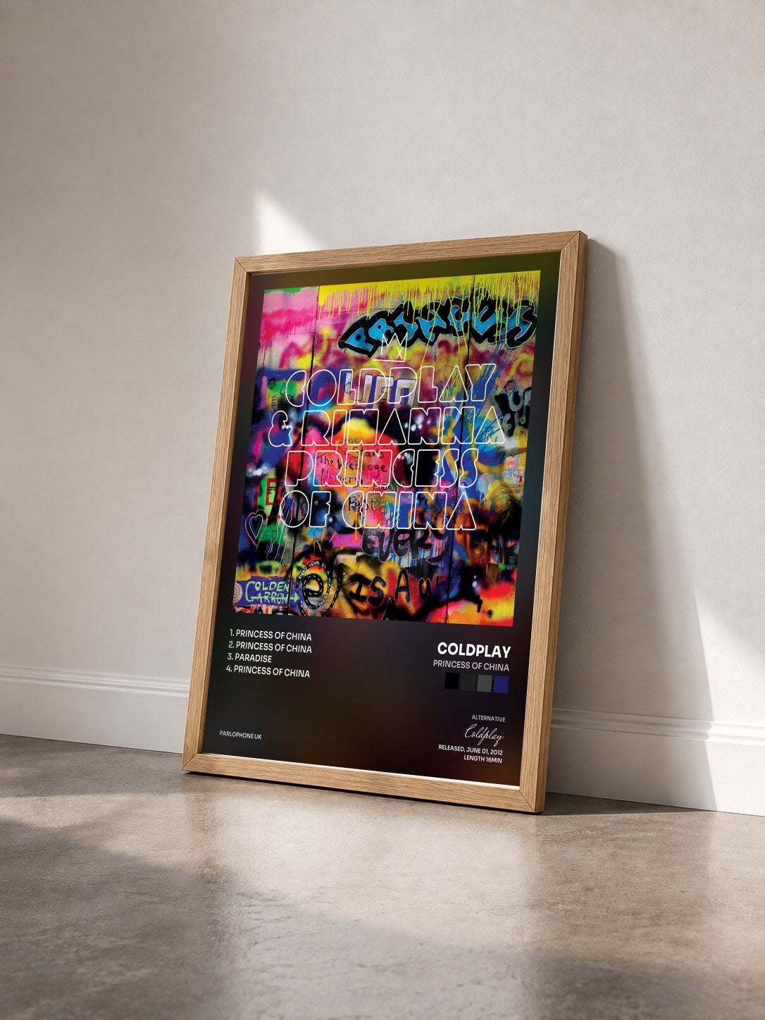 #bois Tableau de l'album Princess of China de Coldplay vu de trois quarts, cadre en bois brut