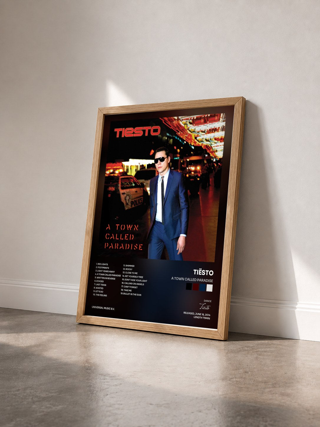 #bois Tableau de l'album A Town Called Paradise de Tiësto vu de trois quarts, cadre en bois brut