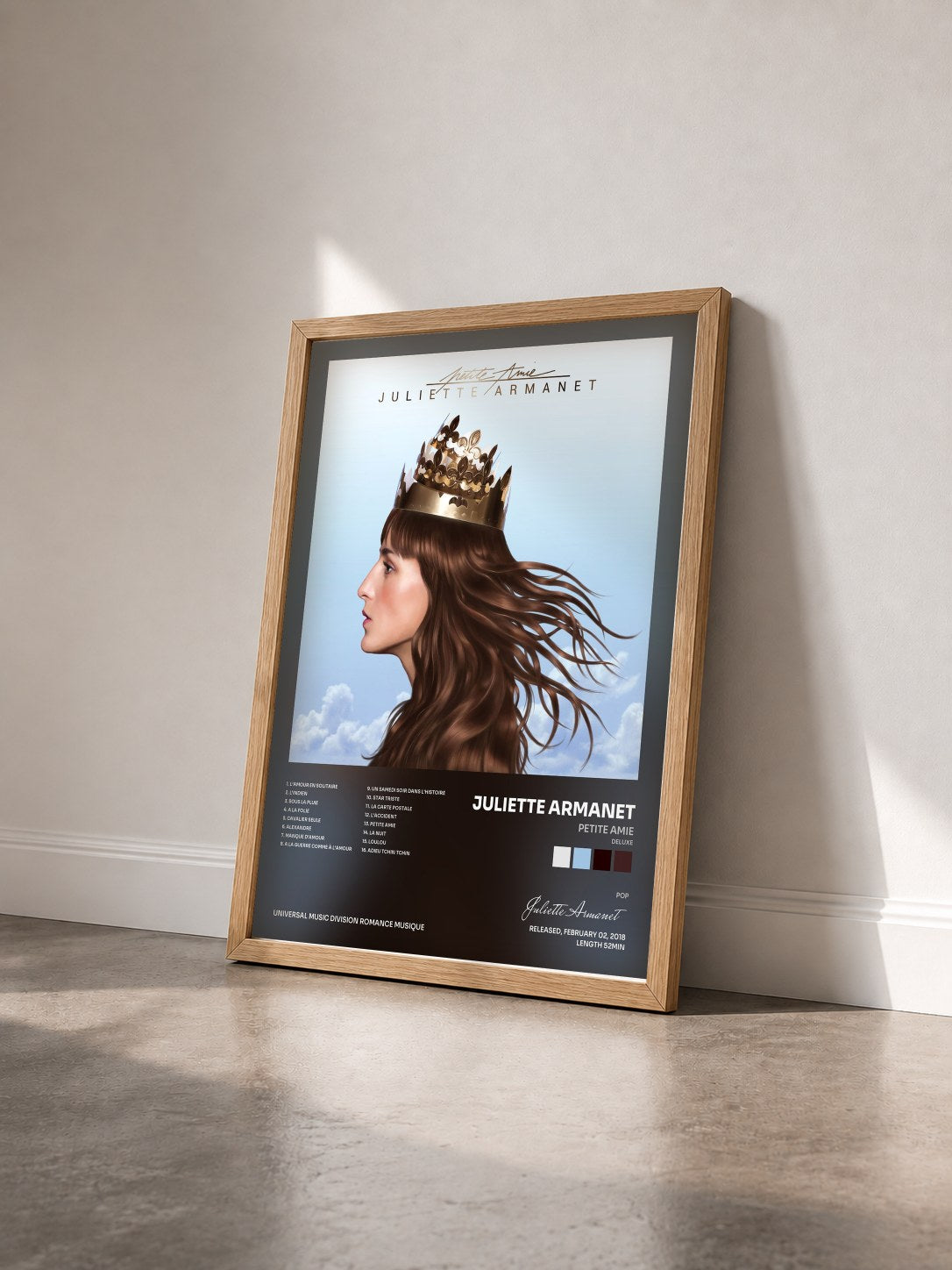 #bois Tableau de l'album Petite Amie (Deluxe) de Juliette Armanet vu de trois quarts, cadre en bois brut