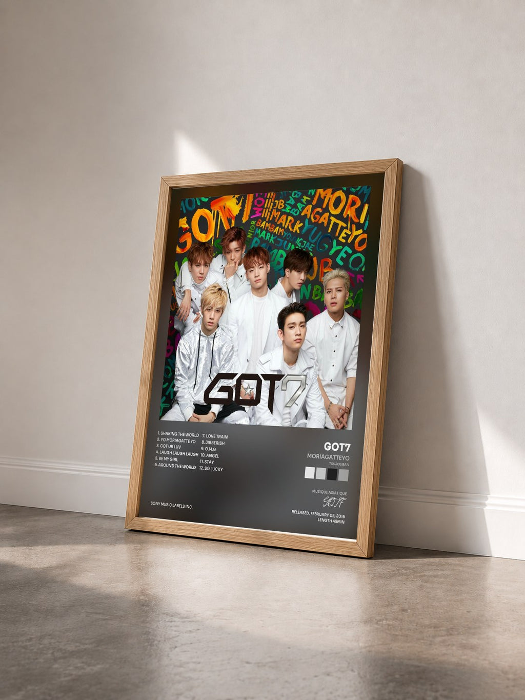 #bois Tableau de l'album Moriagatteyo (Tsujouban) de GOT7 vu de trois quarts, cadre en bois brut