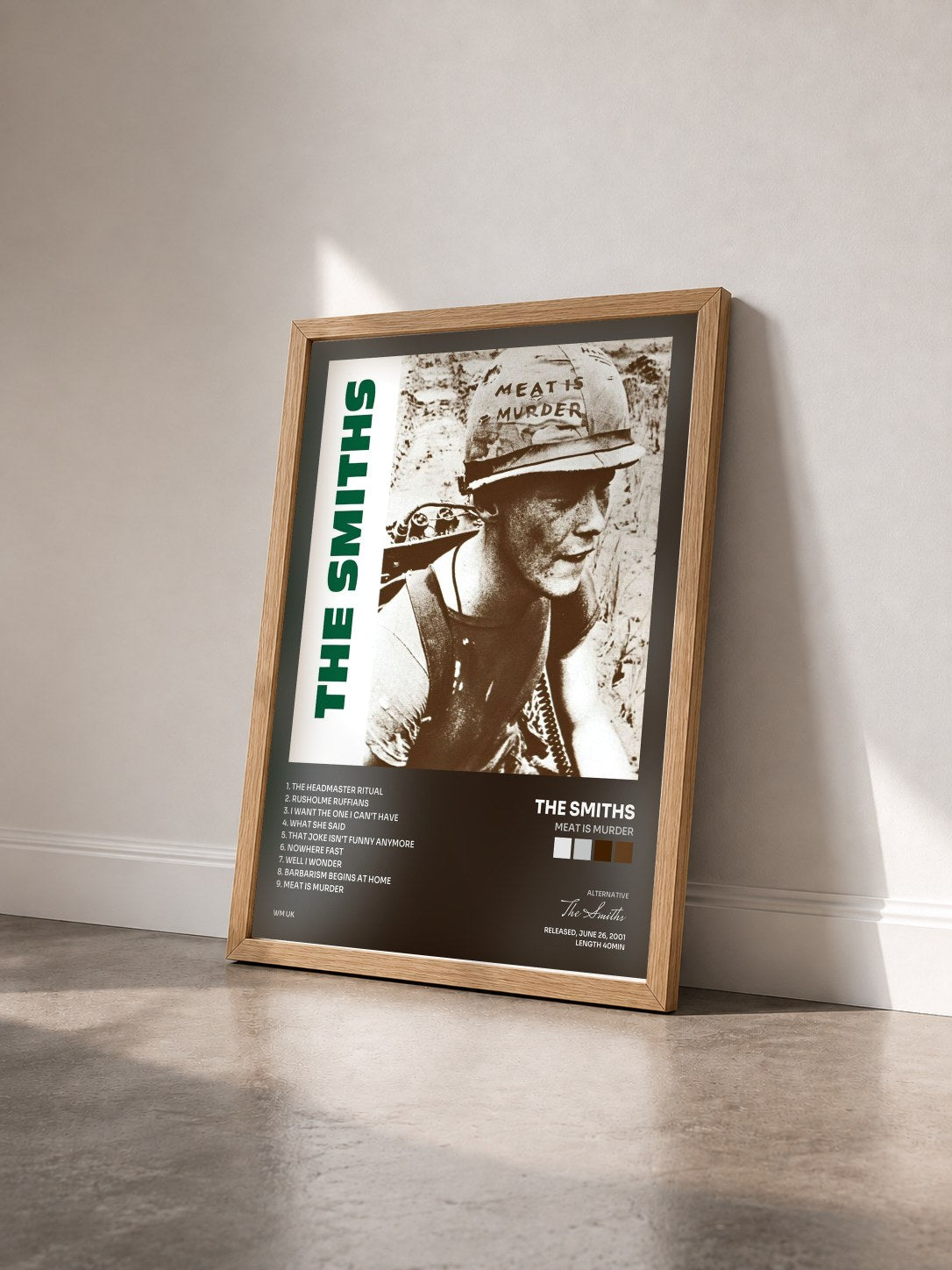 #bois Tableau de l'album Meat Is Murder de The Smiths vu de trois quarts, cadre en bois brut
