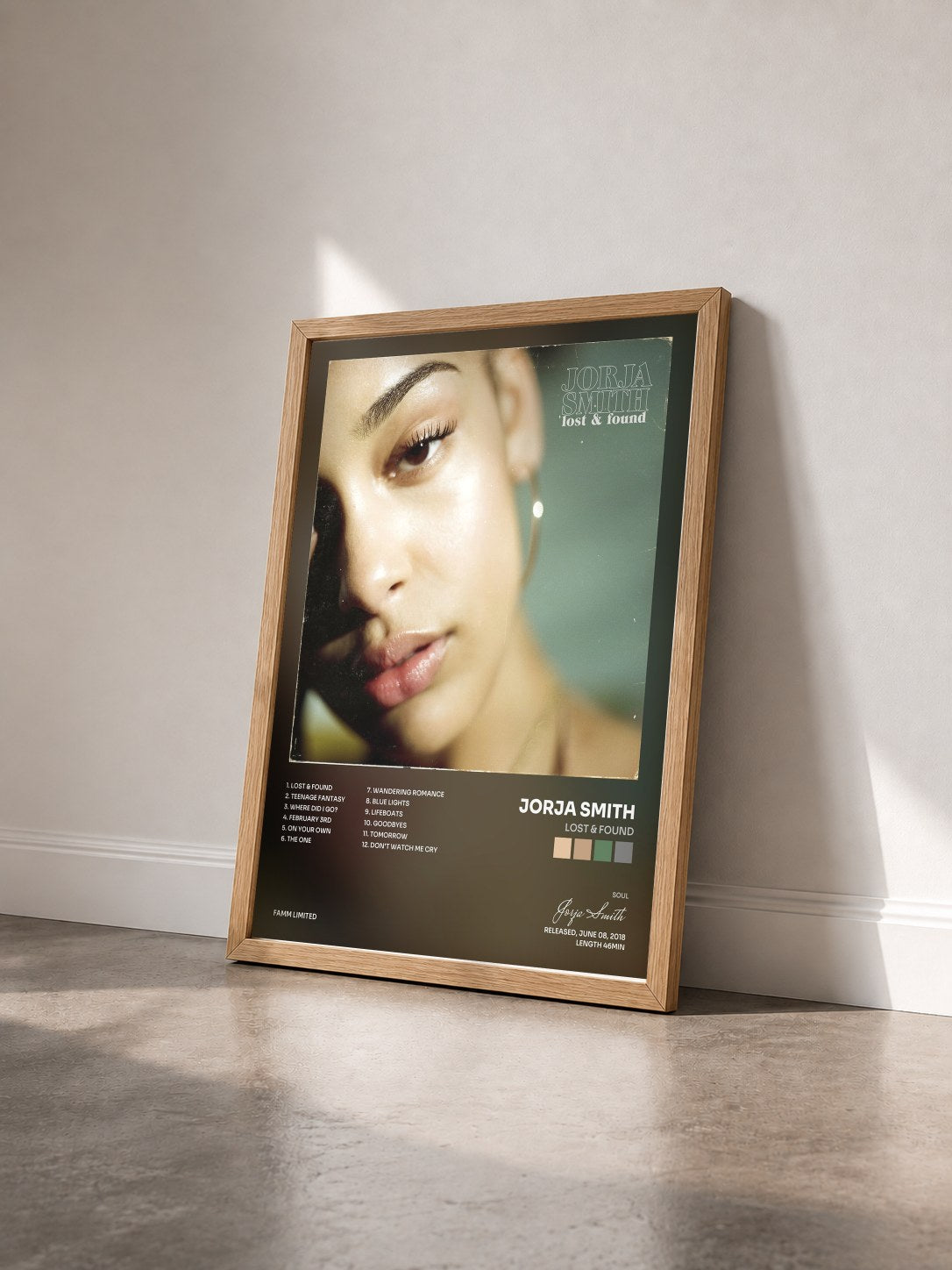 #bois Tableau de l'album Lost & Found de Jorja Smith vu de trois quarts, cadre en bois brut