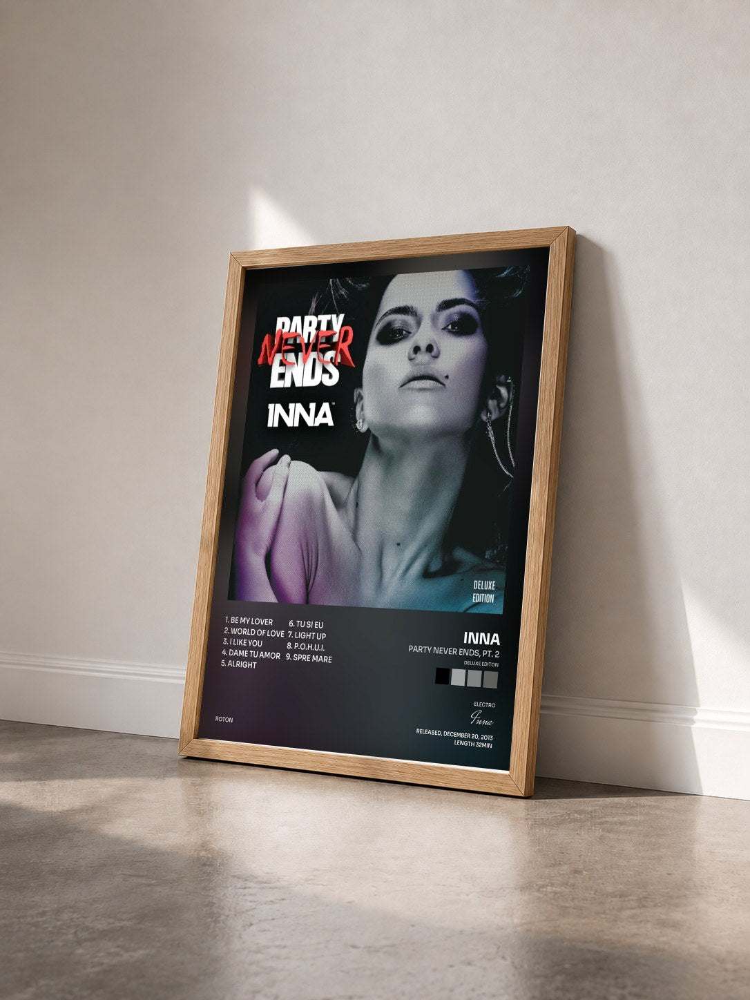 #bois Tableau de l'album Party Never Ends, Pt. 2 (Deluxe Editon) de Inna vu de trois quarts, cadre en bois brut