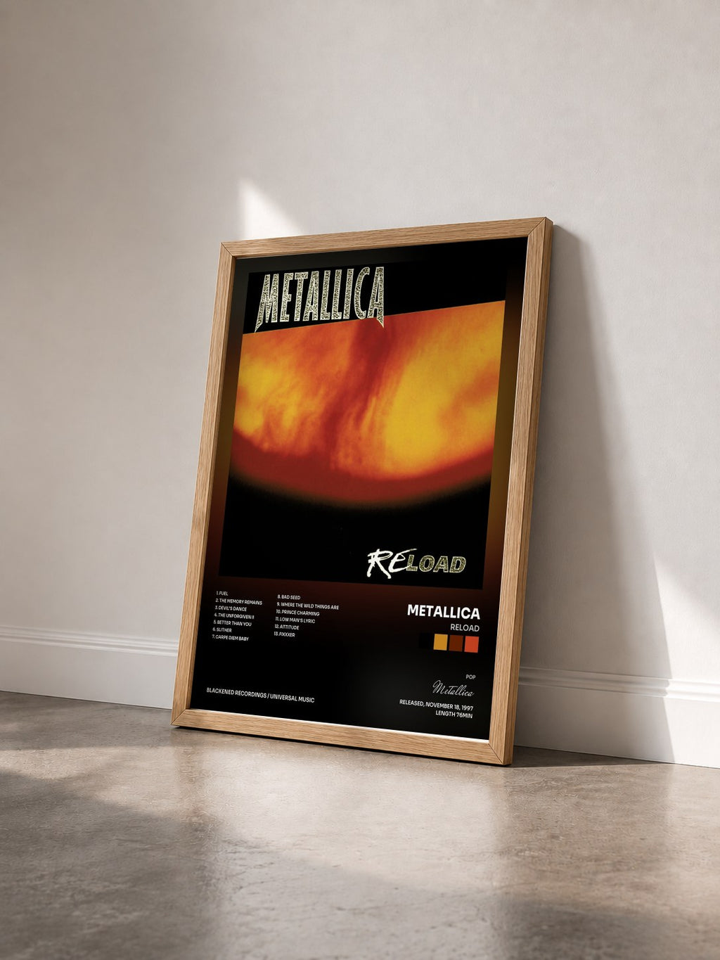 #bois Tableau de l'album Reload de Metallica vu de trois quarts, cadre en bois brut
