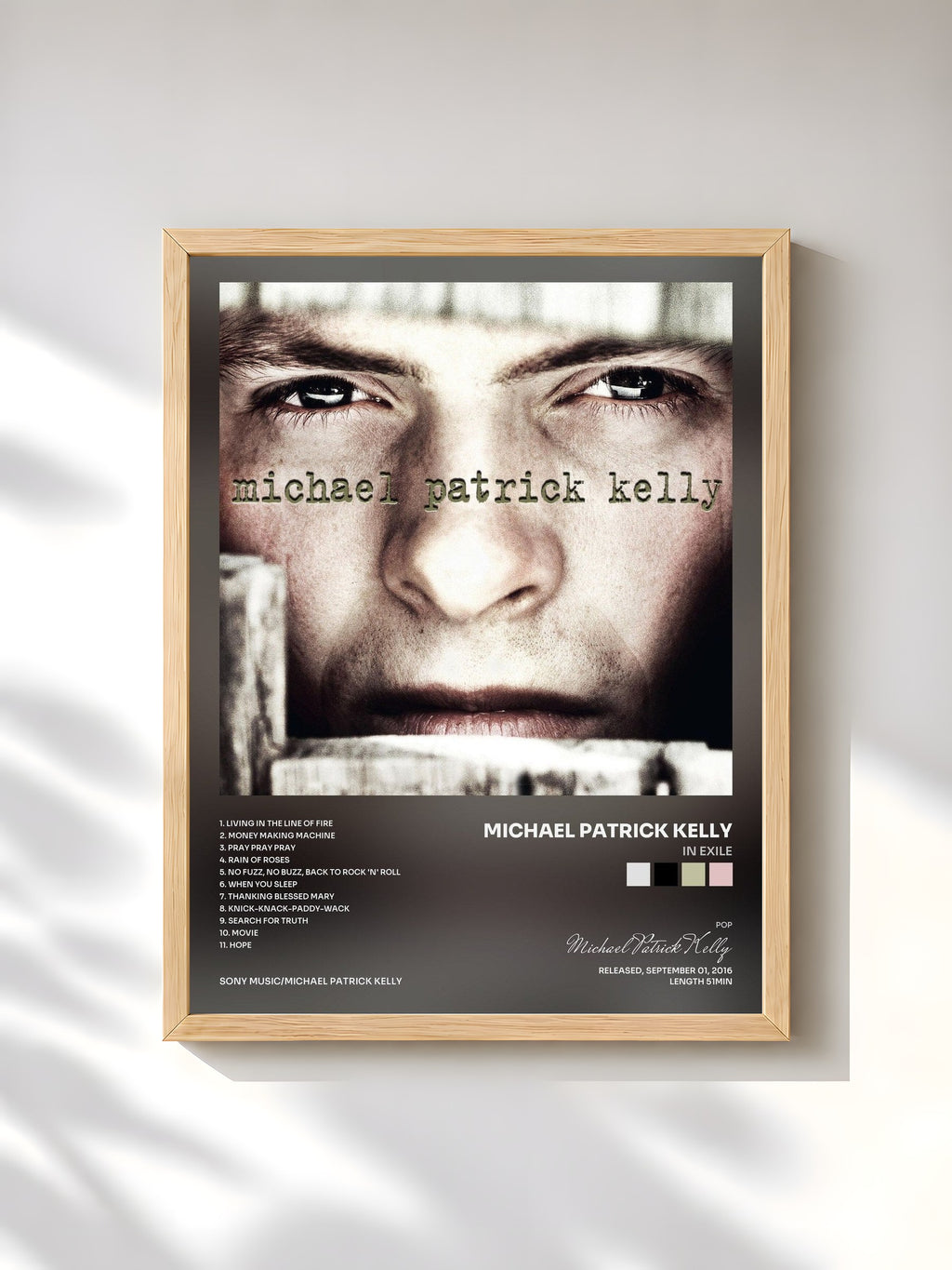 #bois Tableau de l'album In Exile de Michael Patrick Kelly, cadre en bois brut, imprimé et encadré en France