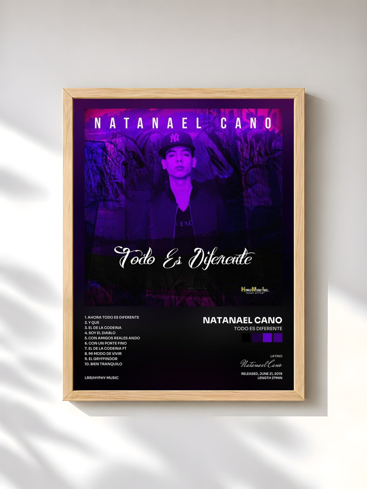 #bois Tableau de l'album Todo Es Diferente de Natanael Cano, cadre en bois brut, imprimé et encadré en France