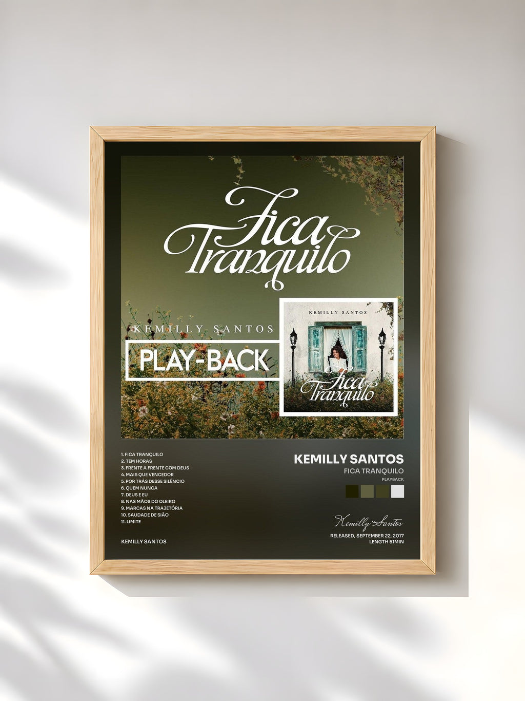 #bois Tableau de l'album Fica Tranquilo (Playback) de Kemilly Santos, cadre en bois brut, imprimé et encadré en France